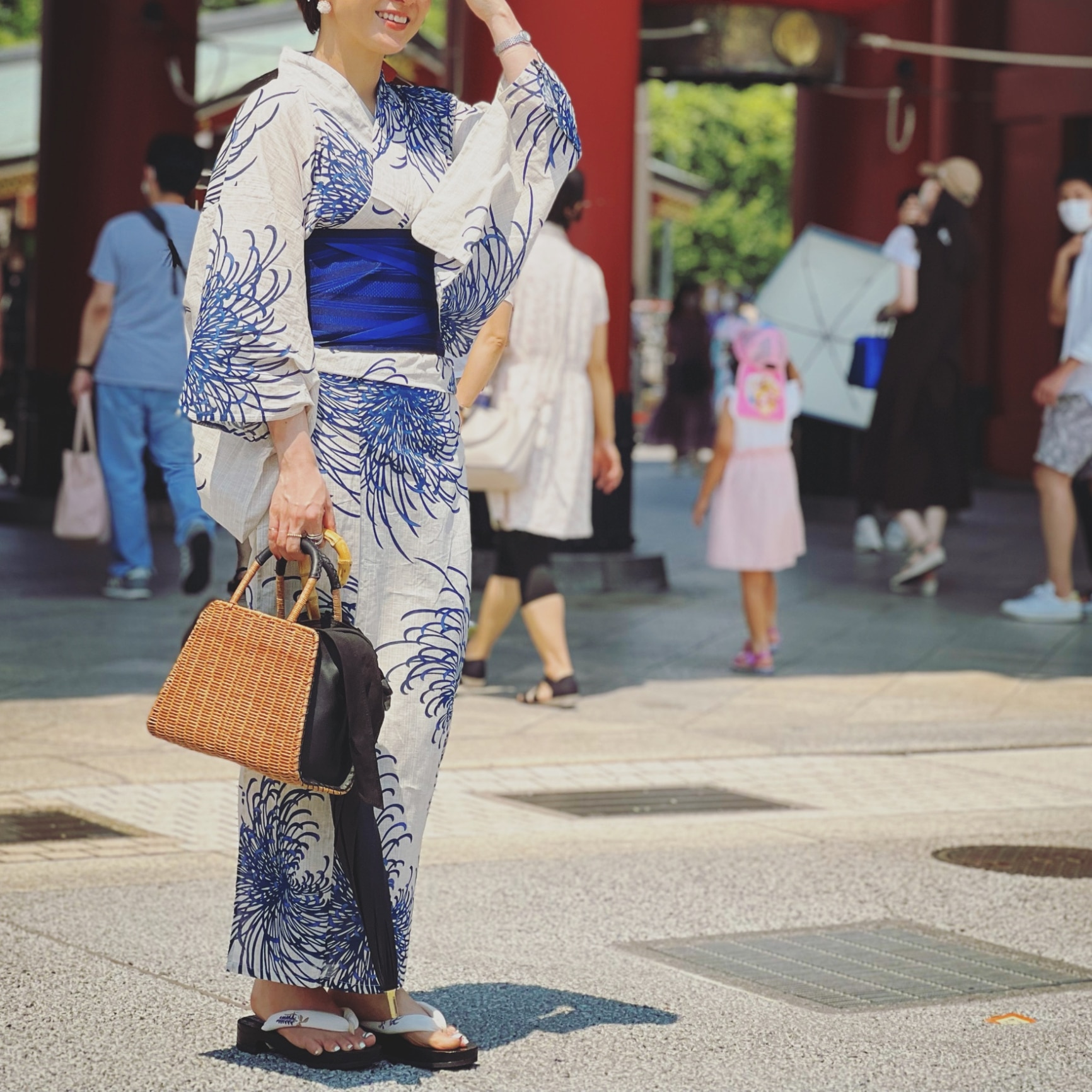 浴衣 セット レトロ レディース 高級綿麻浴衣3点セット「生成り地に紺乱菊」 浴衣 クリーム 白 菊 青 2024 古典柄 大人 しっとり 落ち着いた  粋