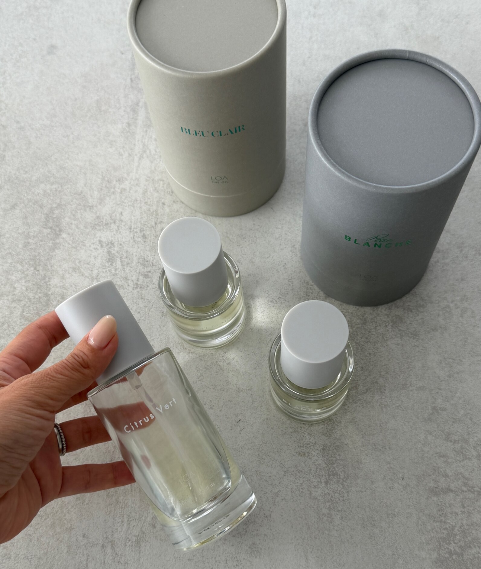 【安心の公認美容室発送/正規販売店/ランキング受賞/送料無料】ロアザオイル LOA THE OIL 30ml ロア ヘアオイル スタイリング フレグランス ブランシュ シトラス ジャスミン ラテローズ ミスティックウッド ネロリスモークティー ギフト ロアオイル オシャレ プレゼント