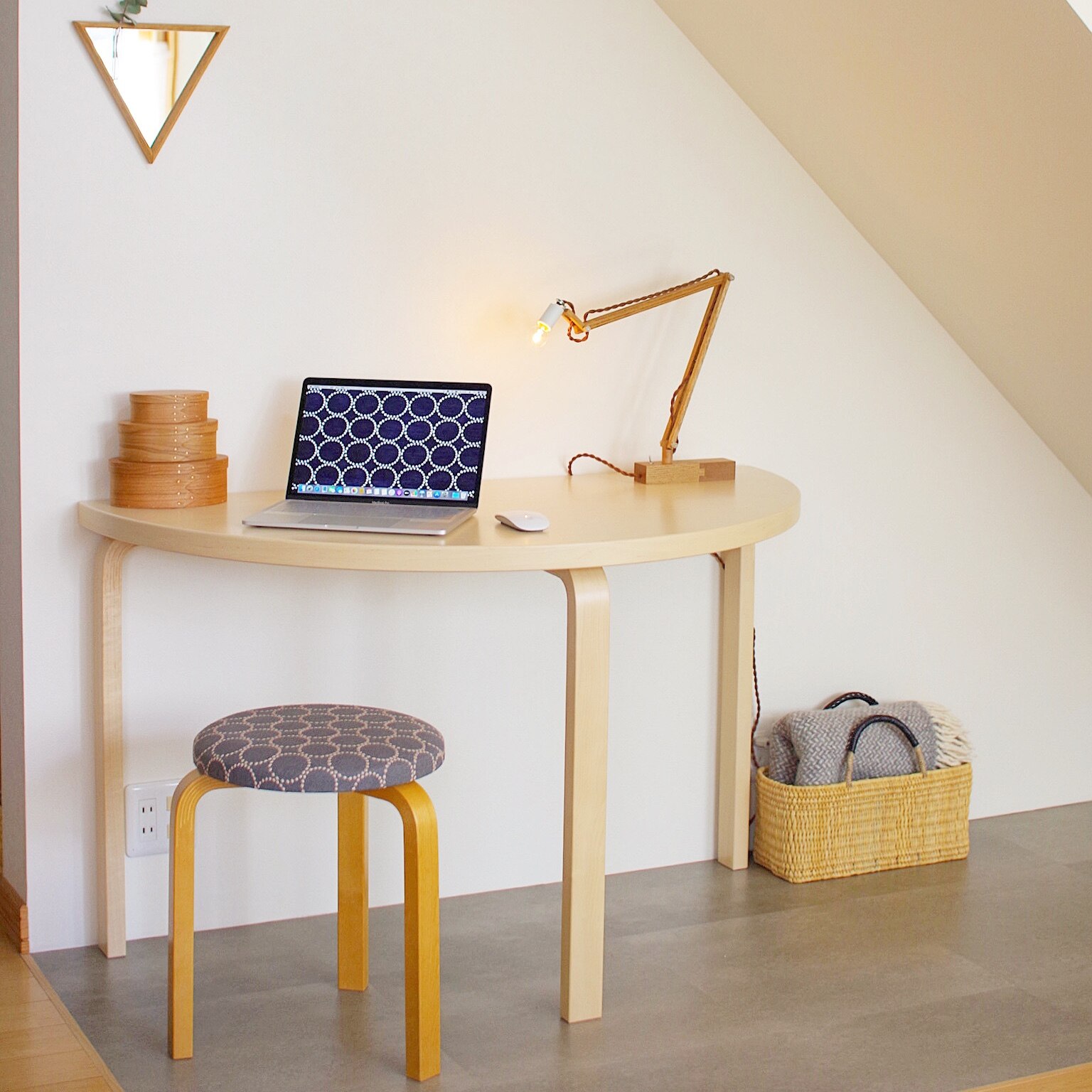 0010】アルテック / 95 テーブル 半円形 120cm バーチ [Artek / 95 Table]