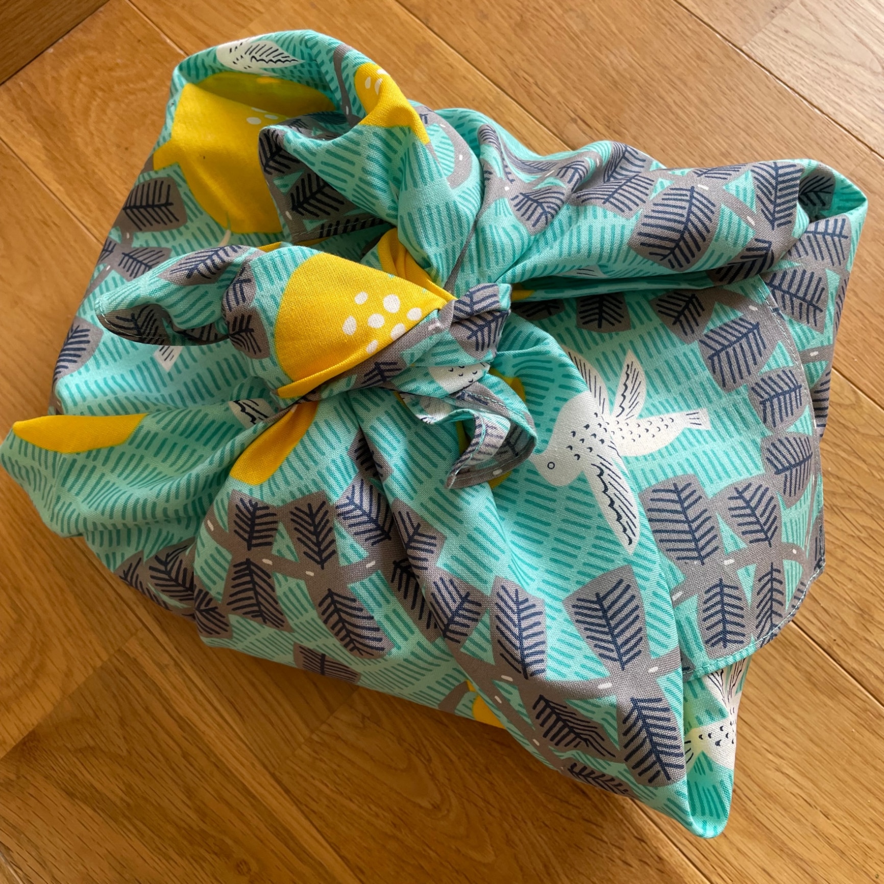 「むす美」katakata こはれ 動物 ふろしき COTTON100% 風呂敷 大きいサイズ 70cm ブックカバー 弁当包みなど 選べる4柄 猫柄 ネコ ハチドリ プレゼントにも最適 お部屋のインテリアにも ふろしきバッグ お弁当包み タペストリー