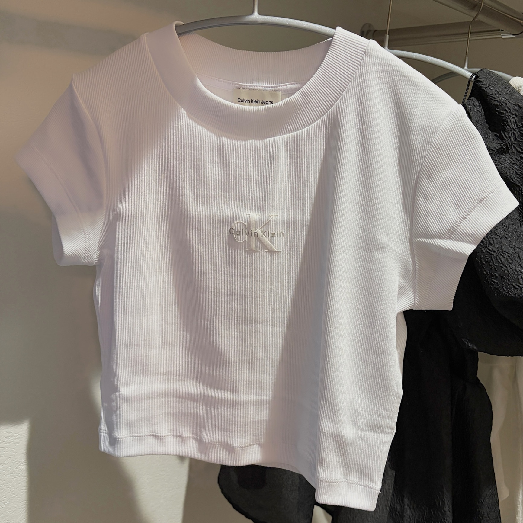 Calvin Klein Jeans Calvin Klein Jeans/(W)【公式ショップ】 カルバンクライン モノグラム ベイビーTシャツ Calvin Klein Jeans 47AB802 カルバン・クライン トップス カットソー・Tシャツ グリーン ホワイト ブラック【送料無料】