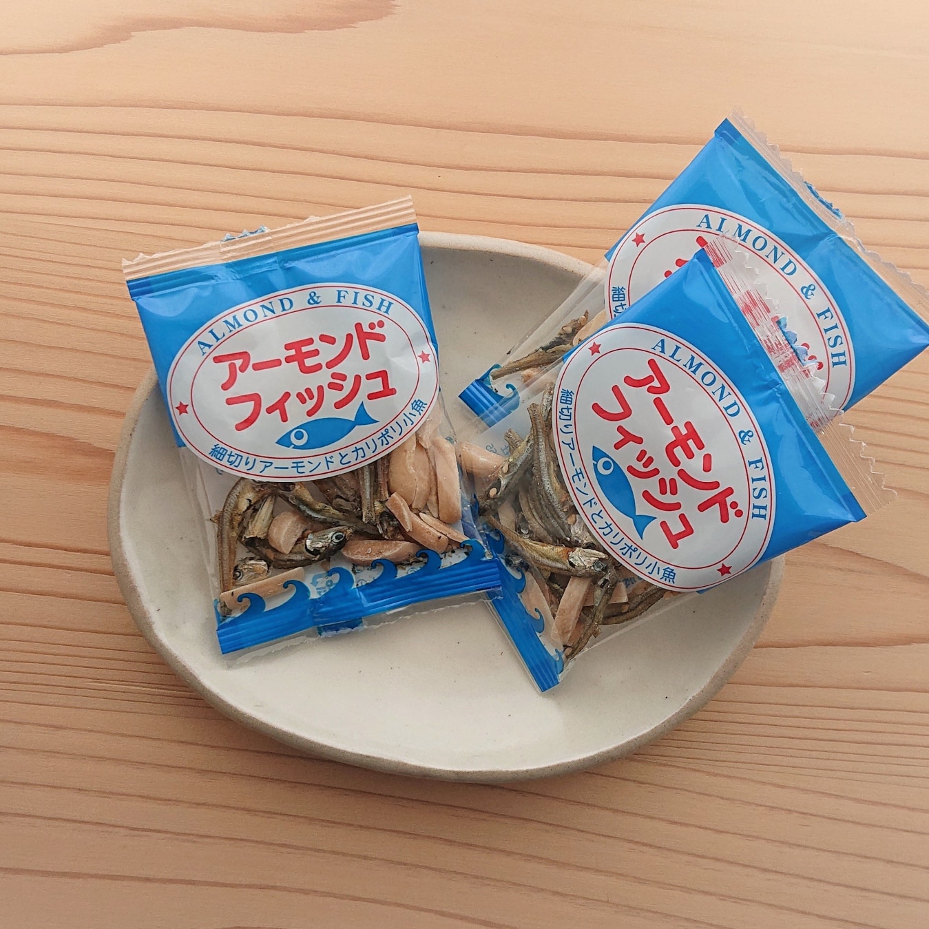 アーモンドフィッシュ【6g×30袋】送料無料 学校給食使用食品 アーモンド小魚 アーモンド フィッシュ お茶請け お菓子 給食 学校給食 個包装 ピロ おつまみ  おやつ 小袋 ご注文から発送までの目安：7〜10日