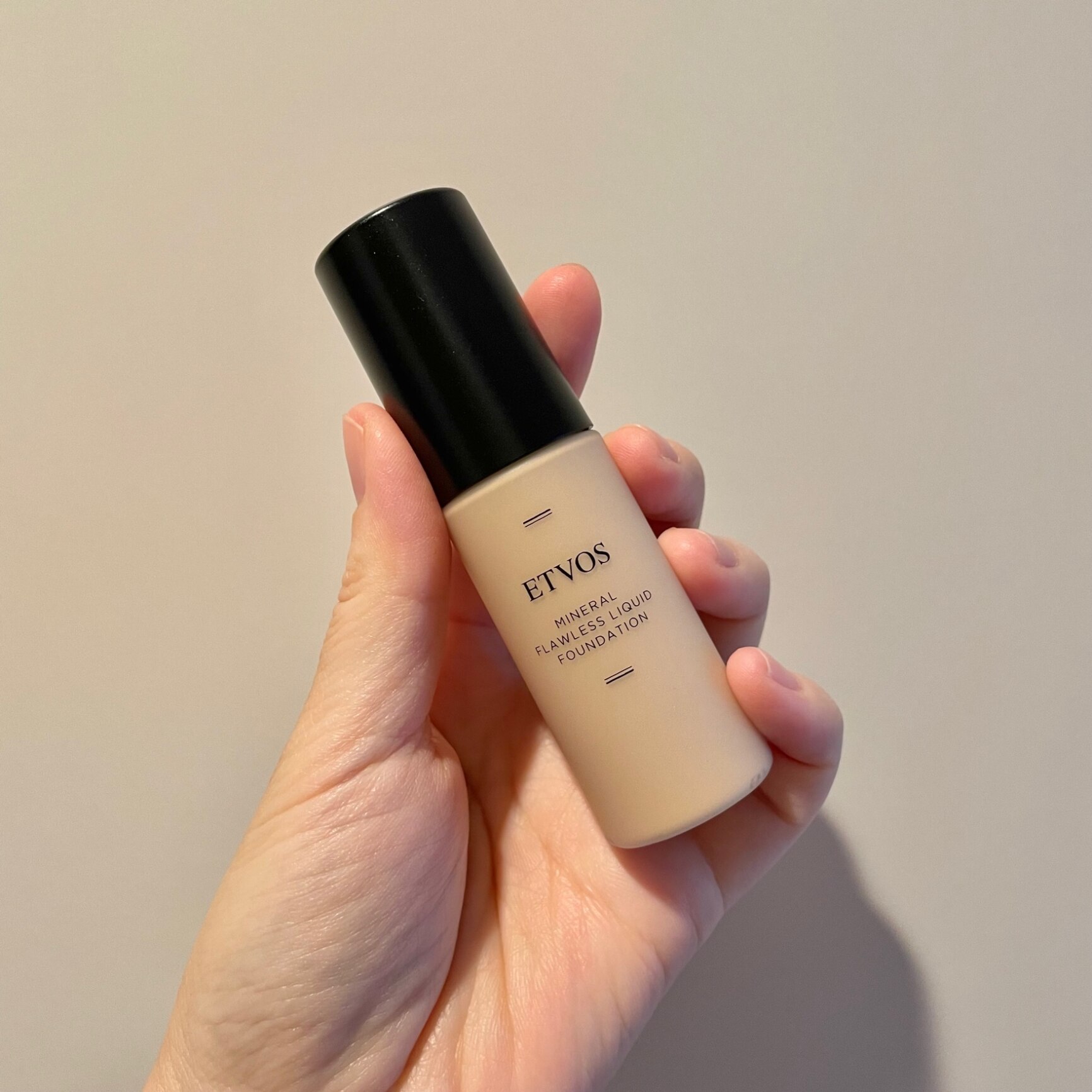 エトヴォス 公式( ETVOS )ミネラルフローレスリキッドファンデーション 30g SPF15 PA++ セミマット 美容液 ファンデ  ヒト型セラミド 敏感肌 乾燥肌 シリコン パラベン 無添加 クレンジング不要 【30日間返品保証】