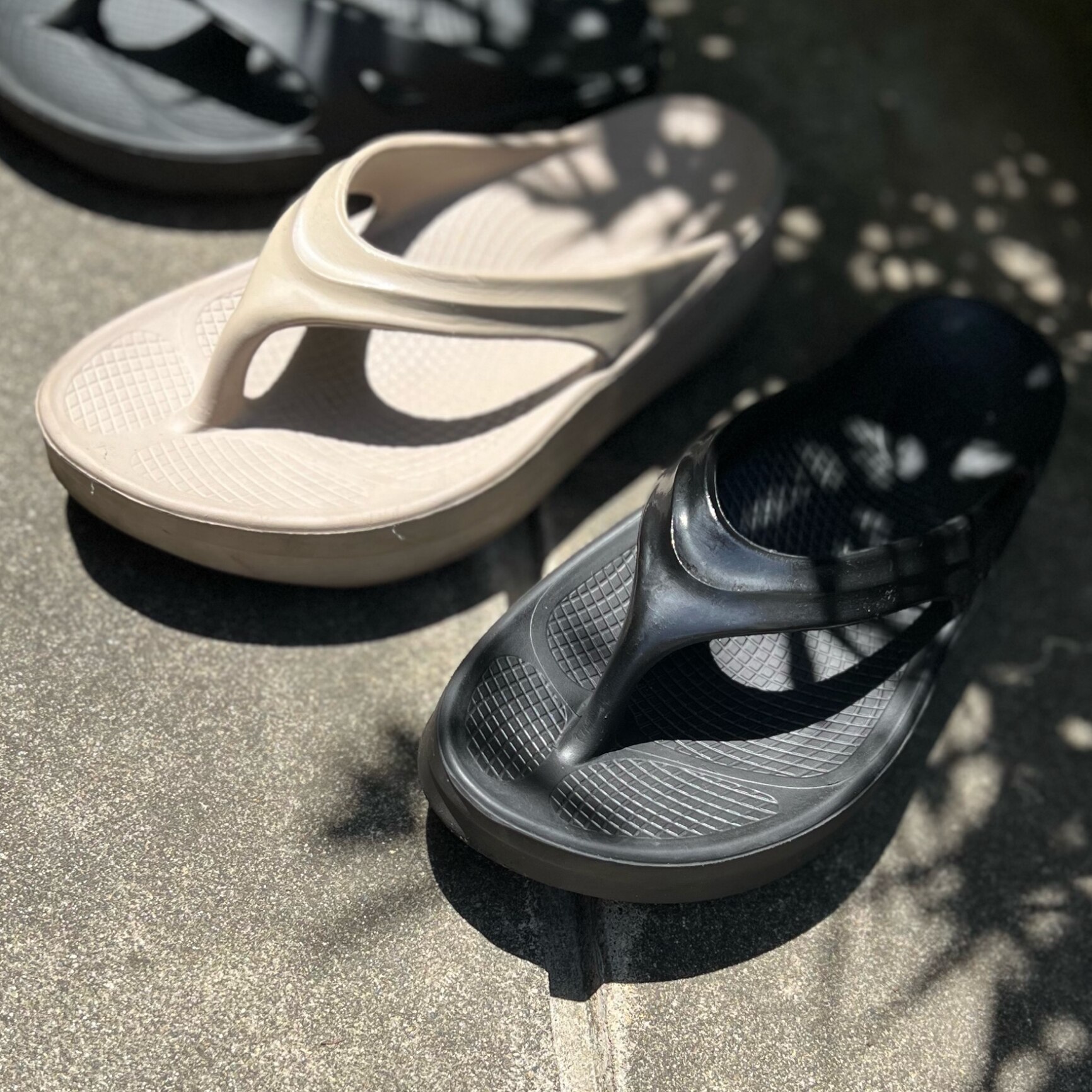 UNITED ARROWS ＜OOFOS＞OOmega サンダル ユナイテッドアローズ シューズ・靴 サンダル ブラック【送料無料】