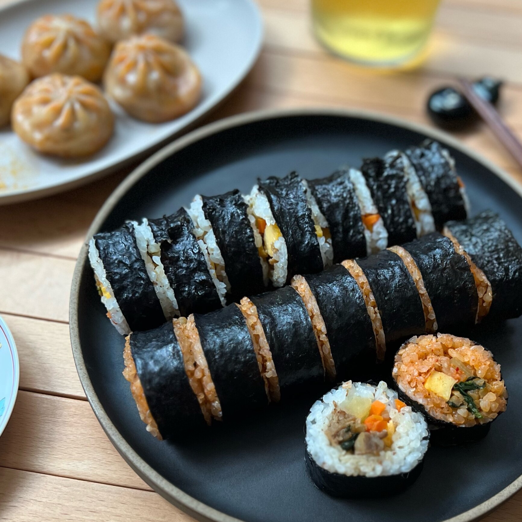 【おうちで韓国料理 冷凍食品 7種 詰め合わせセット】送料無料 キムチダッカルビキンパ 牛プルコギキンパ チーズハットク チーズボール ホンデチュクミ キムチマンドゥ・肉マンドゥ 各1個 韓国食品 - メイン画像 2