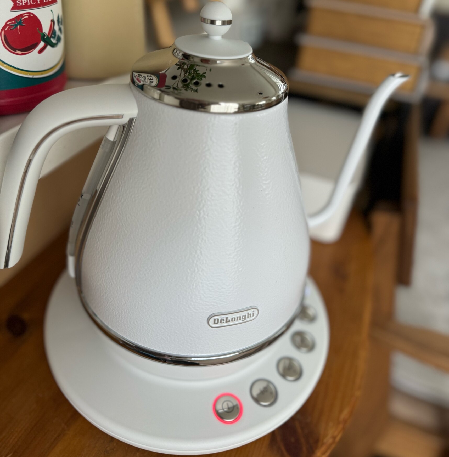デロンギ 電気ケトル アイコナ温度設定機能付き KBOE1230J-W