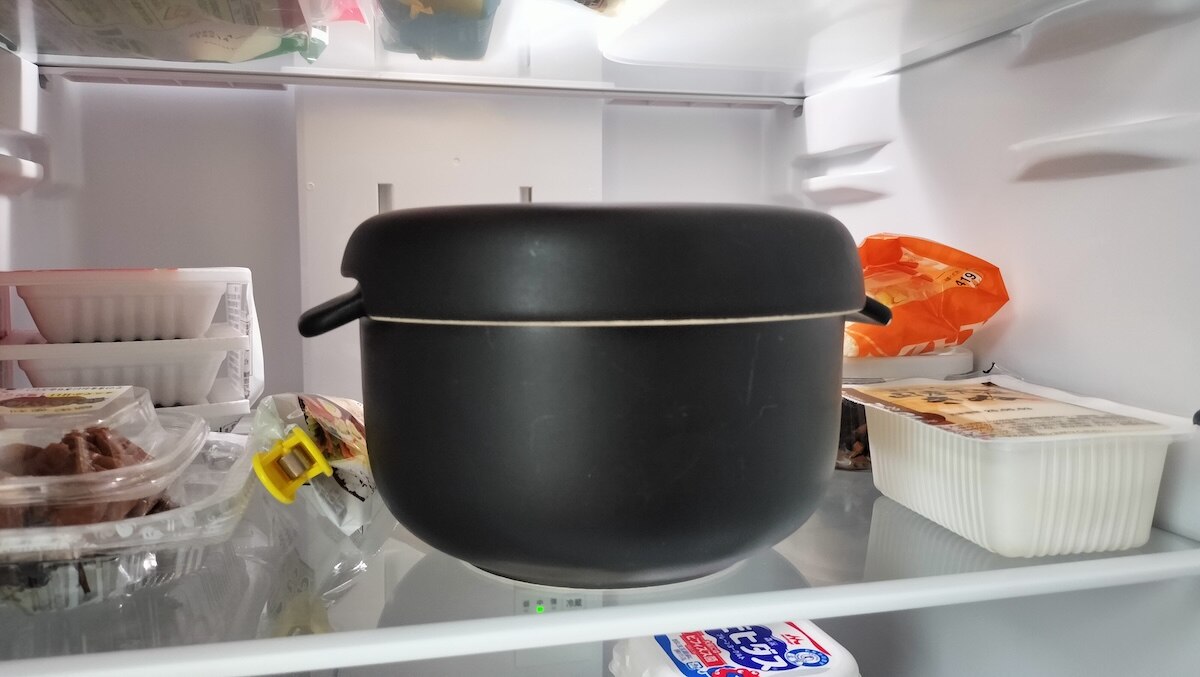 【楽天297週1位！】 おひつ 1合/2合 陶器 電子レンジ対応 取っ手付き お櫃 ごはん保存容器 丸 黒釉 セラミック 萬古焼 弥生陶園 四日市 日本製 国産