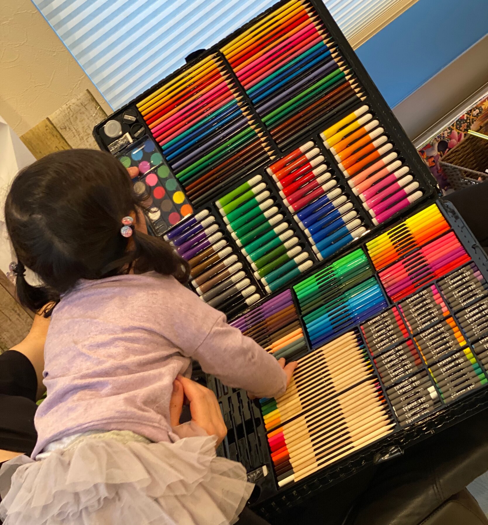 お得 258本 お絵かきセット 入学祝い 入園祝い 水性インクペン クレヨン 油性色ペン 固形水彩 オイルパステル カラーサインペン カラーペン 色鉛筆 塗り絵 描き用 画板付き 可愛い 子供 クリスマス 誕生日 ハロウィン 内祝い プレゼント Room 欲しい に出会える お得 258本 お絵かきセット 入学祝い 入園祝い 水性インクペン クレヨン 油性色ペン 固形水彩 オイルパステル カラーサインペン カラーペン 色鉛筆 塗り絵 描き用 画板付き 可愛い 子供 クリスマス 誕生日 ハロウィン 内祝い プレゼント Room 欲しい に出会える