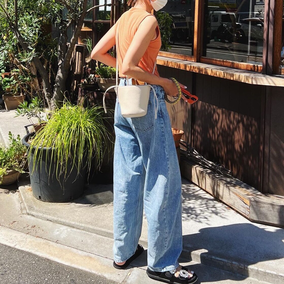 Curensology カレンソロジー カーヴィーデニムパンツ 36 ホワイト Curensologyカレンソロジー＜&RC＞カーヴィーデニム ホワイト 36