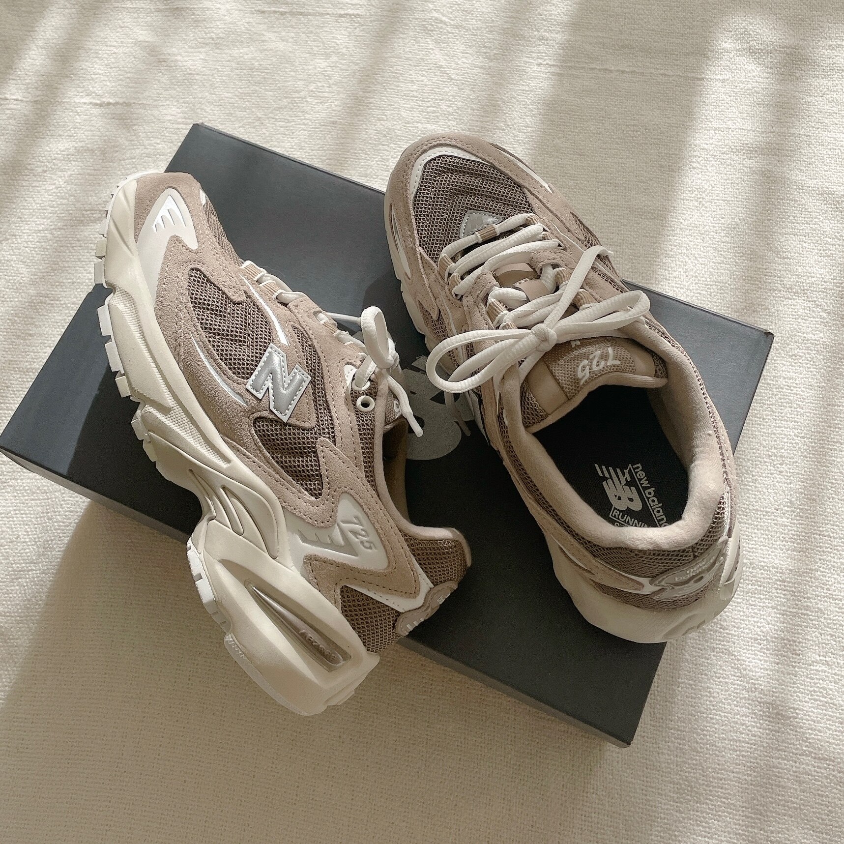 New Balance 725シリーズ ベージュ スニーカー ニューバランス New Balance スニーカー 725_ ML725CH（WHITE