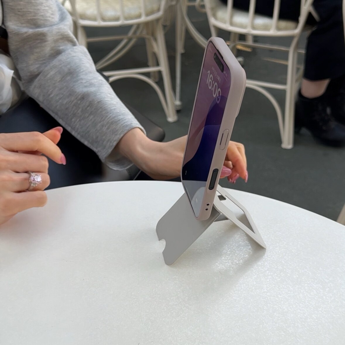 NEWミラー付き登場 #オシャスタ★【スマホスタンド MagSafe対応 名入れ カードケース カード収納 マルチスタンド magsafe式 マグネット式 iPhone Android ホルダー 薄型 折りたたみ】MagSafe対応 #OSHASTA(オシャスタ)★メール便送料無料★ {2}