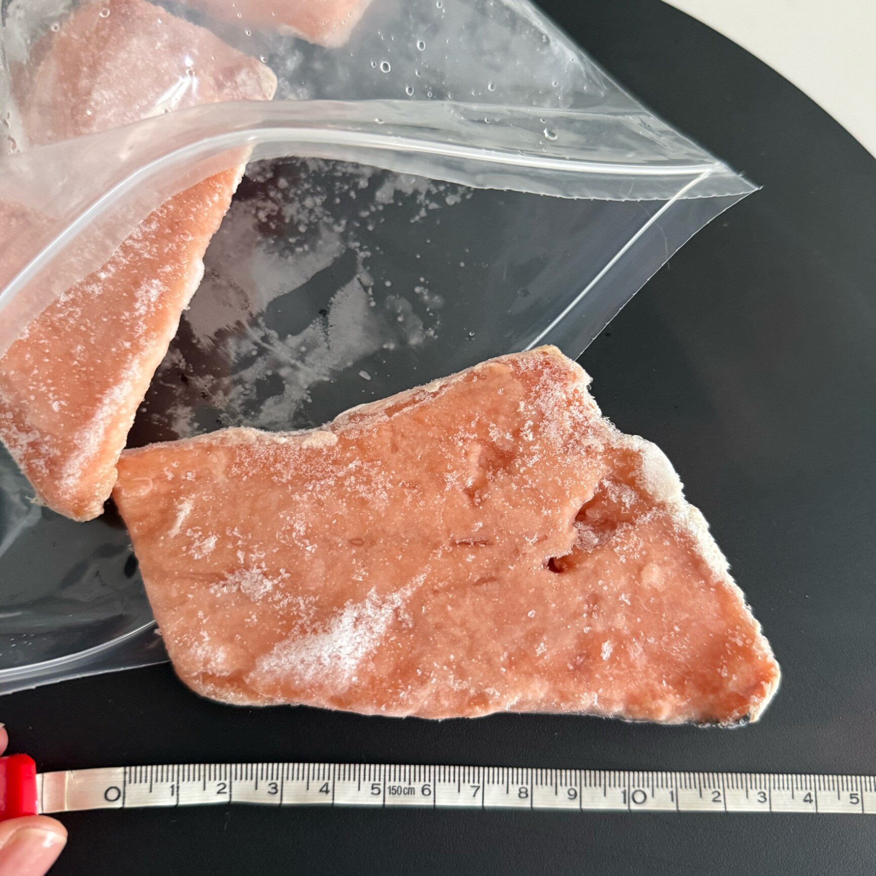 【無添加・無塩】プレミアム 骨取り 鮭 サケ 切り身 大サイズ (80g×10切) 2個購入500円 3個購入1,200円 OFF まとめ買いクーポン付 天然 骨なし チャック袋 バラ凍結 冷凍 グルメ ギフト プレゼント 父の日 - メイン画像 4