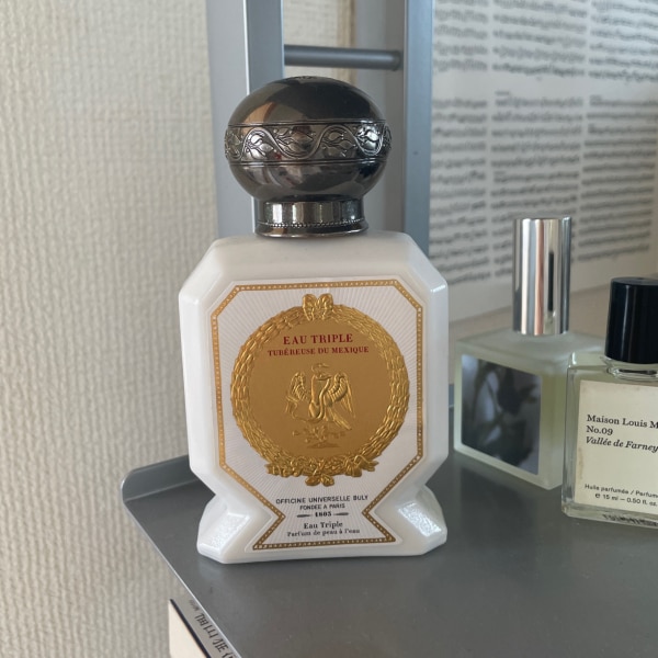 性香水「オー・トリプル」 オフィシーヌ・ユニヴェルセル・ビュリー  