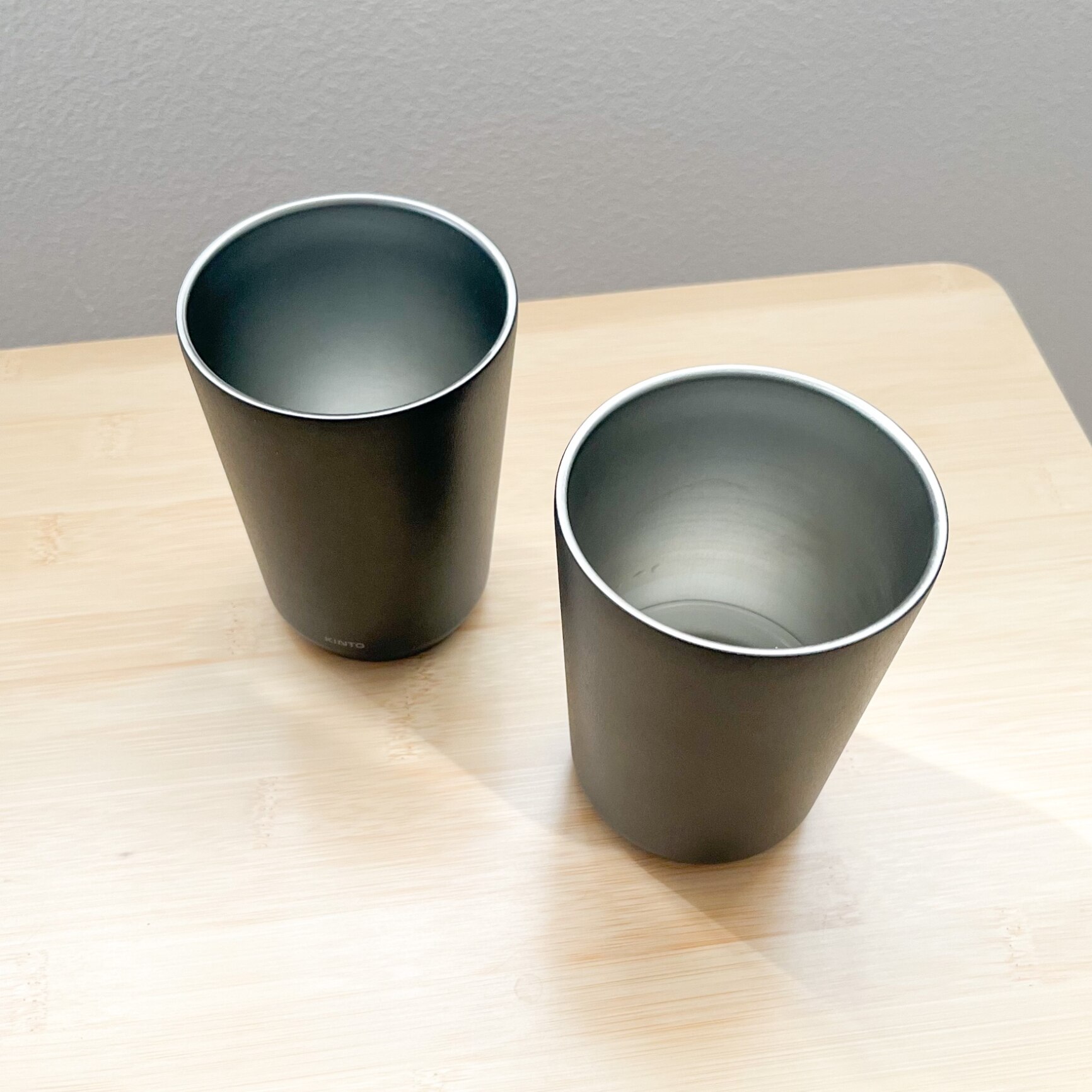キントー トゥーゴータンブラー 360ml KINTO TO GO TUMBLER/マグボトル 水筒 ボトル 保温 保冷 マグカップ 蓋付き ふた付き おしゃれ ステンレス製 開け閉め不要 シンプル ギフト ドリンクホルダー|タンブラー