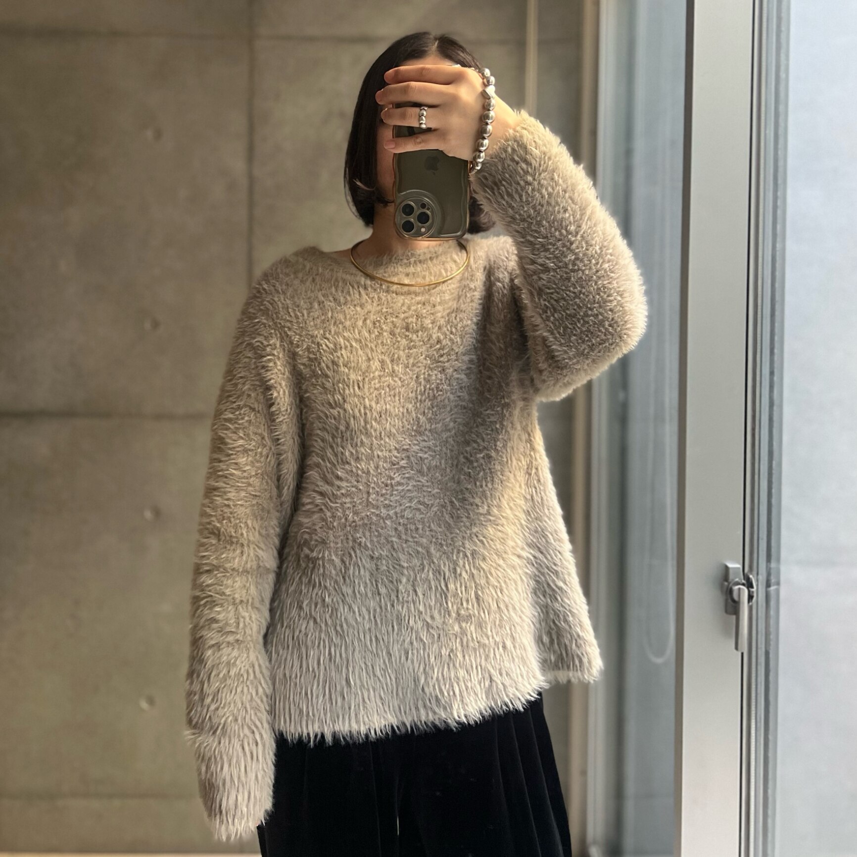 45％OFF！【マラソン：1,920円！2点購入クーポンで】トップス ニット セーター レディース 冬 長袖 ラウンドネック モヘア シャギー オーバーサイズ ゆったり ドロップショルダー 黒 白 グレージュ 【 マシュマロタッチラウンドネックシャギーニットトップス 】