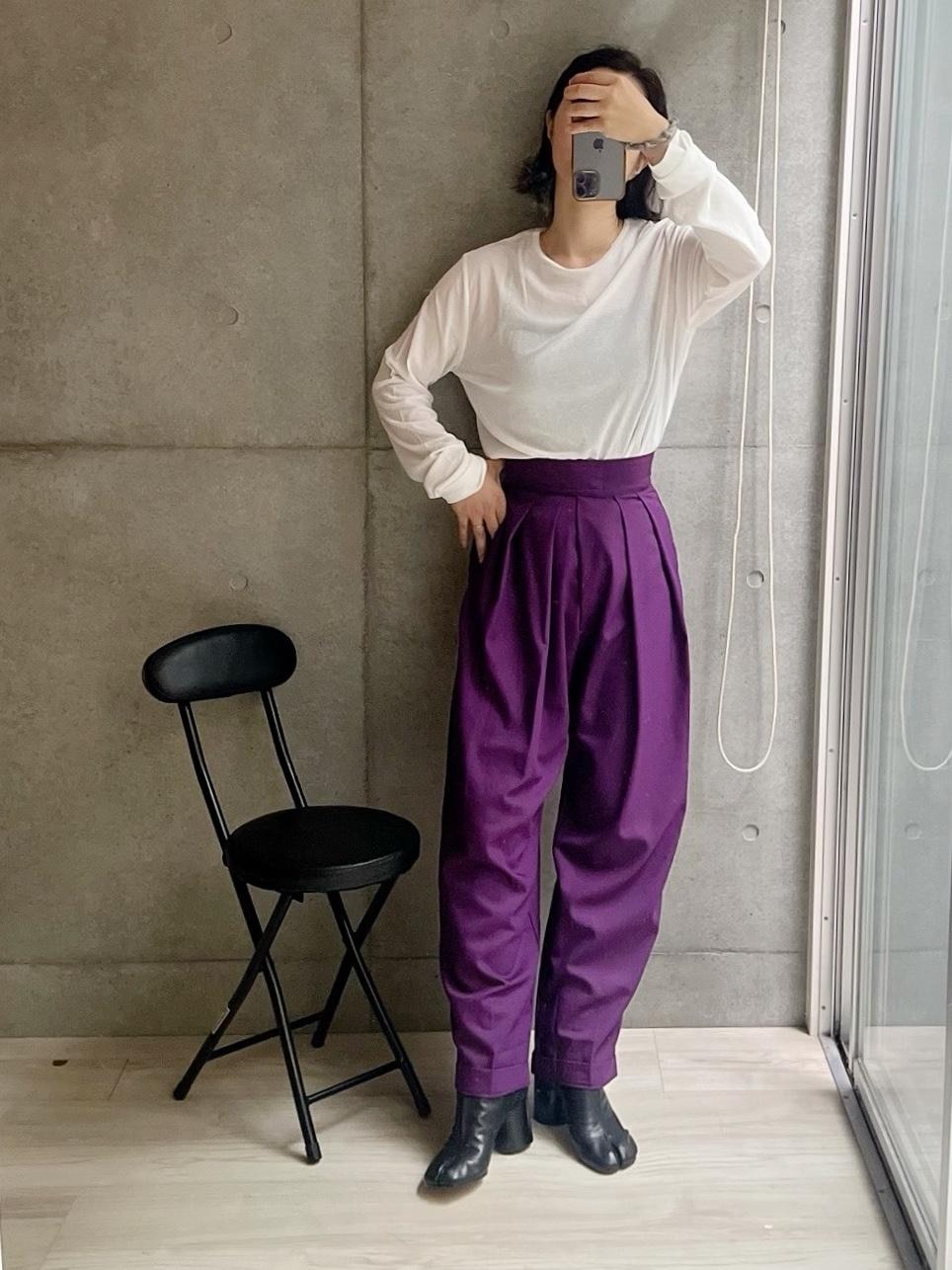 何本目？なビリビリ面ファスナーのタックパンツ。
いやAMELYの秋の新色よい。
ネイビーに続いてパープル買ったけど
ヤンキー感ありつつほんのり艶ありで発色良いし高見えするわ。
そろそろ秋めいた空気で気分刷新されてよろしい。
これ2,990円ってほんと…よくできてるな！

Instagramにリール投稿しました🎥

#秋も着れる #きれいめコーデ #プチプラコーデ #履きやすい #タックワイドパンツ #amely #シンプルコーデ #秋コーデ #2023秋