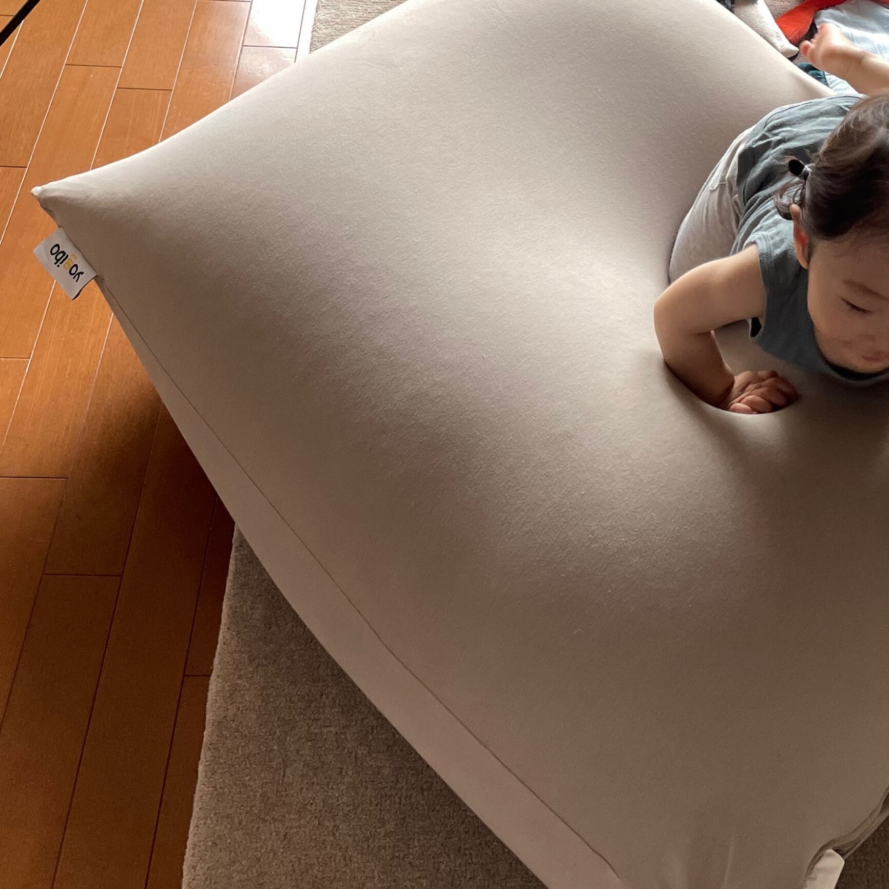 【美品】Yogibo Mini ヨギボーミニ ライトグレー ビーズソファ Yogibo Mini（ ヨギボー ミニ ） 小さめのお部屋でも使える