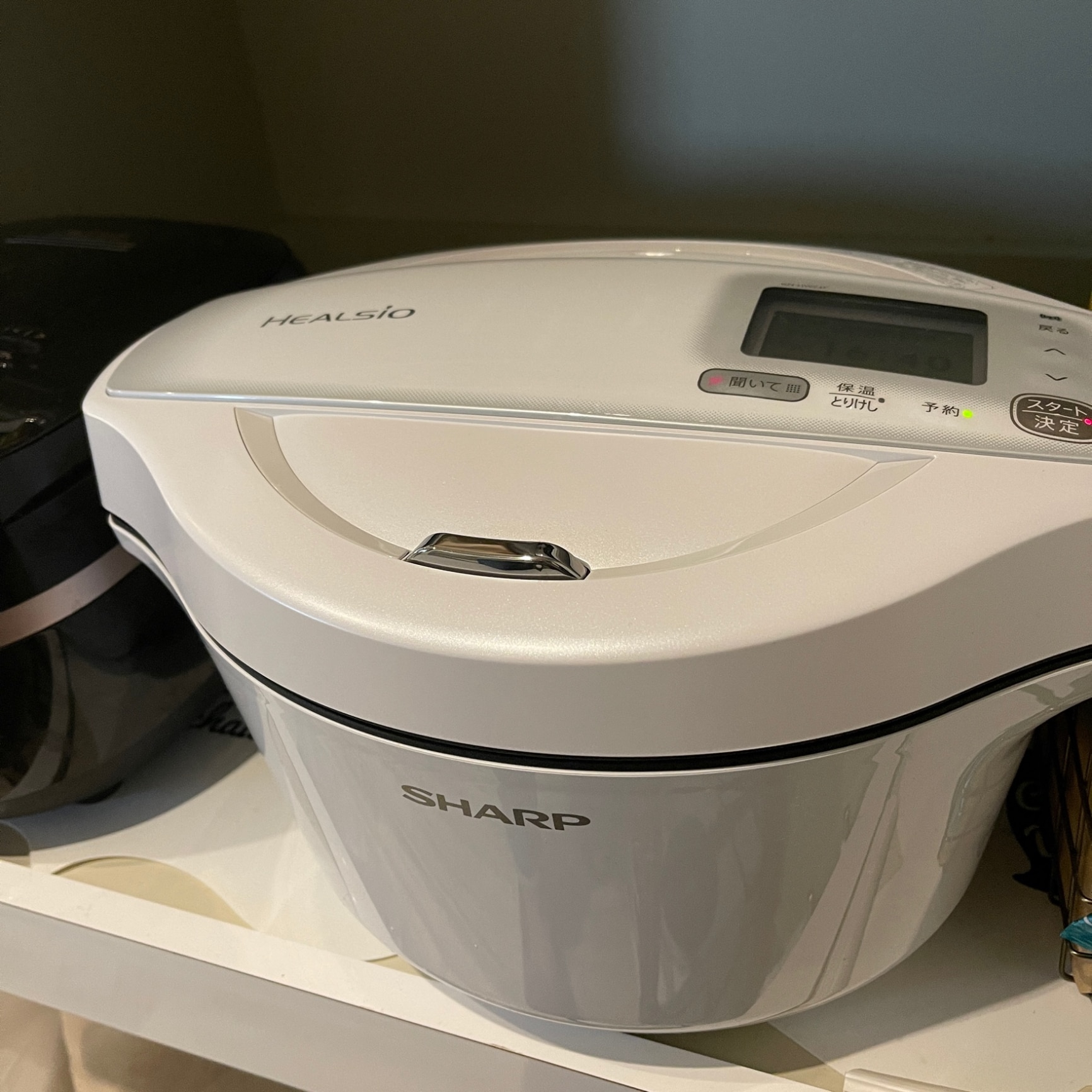 最安値に挑戦！ 水なし自動調理鍋 SHARP HEALSIO KN-HW24FW… ホット