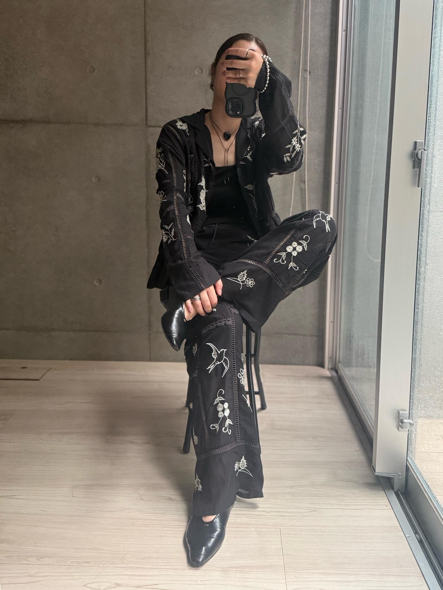 一年越しの、TODAYFUL。迷いまくってたけど買って良かった〜…！
サイズ問題無し、166cmガタイよしながら楽ちんに着られる。
パンツは38、丈やや長めが嬉しい。
可愛い可愛い可愛い。
あと涼しい！
もう一色も買うよこれは…芸術品だよ！お値段以上。

#2025春夏 #お出かけコーデ #春コーデ #夏コーデ