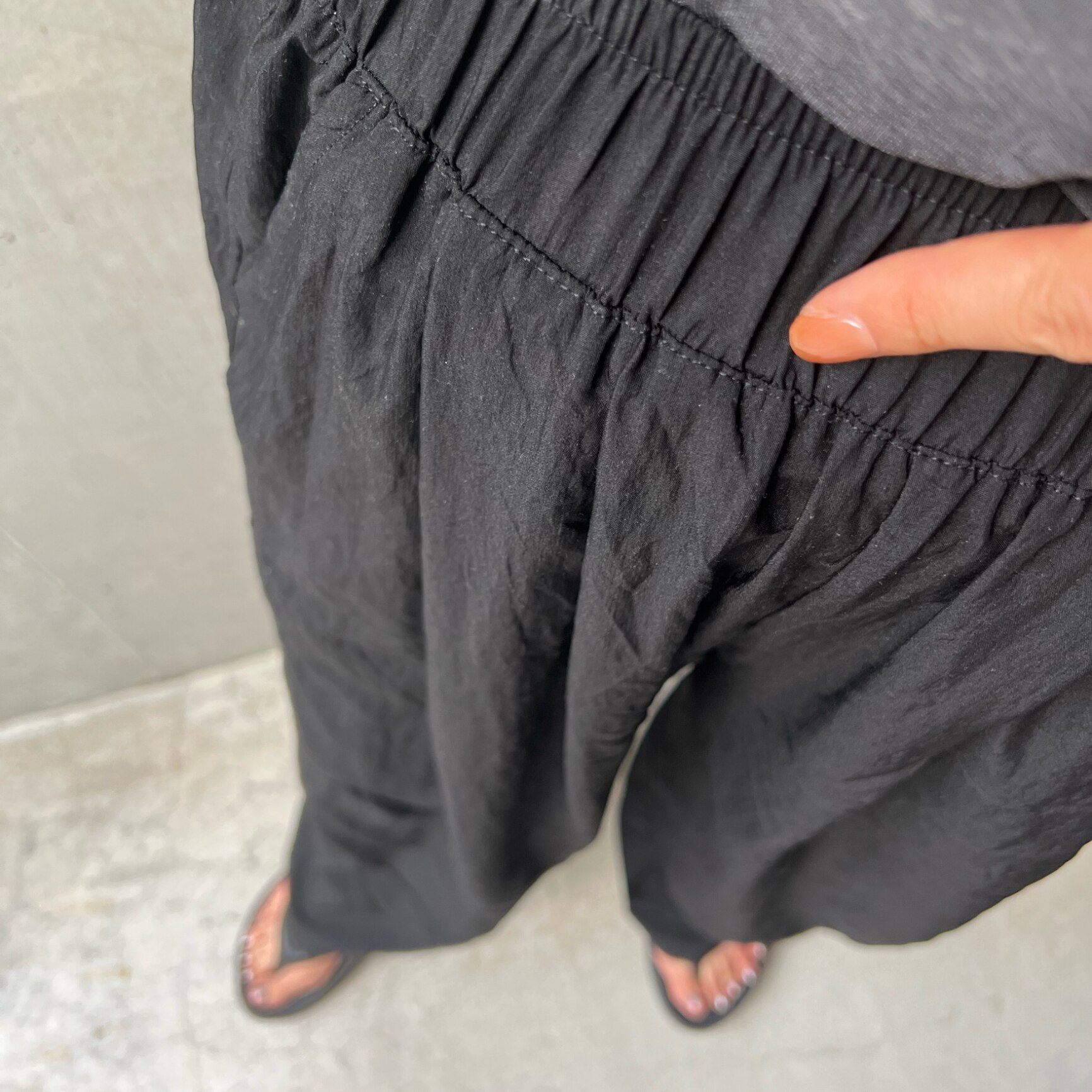 18%OFF【期間限定：6,390円→5,199円！】 ワイドパンツ レディース 涼感 パンツ ウエストゴム ウエスト紐 2タイプ 選べる丈 短め丈 普通丈 イージーパンツ ゆったり 体型カバー 薄手 軽量 カジュアル きれいめ 通勤 元祖冷感coolify【 ダブルタックワイドパンツ 】 - メイン画像 3