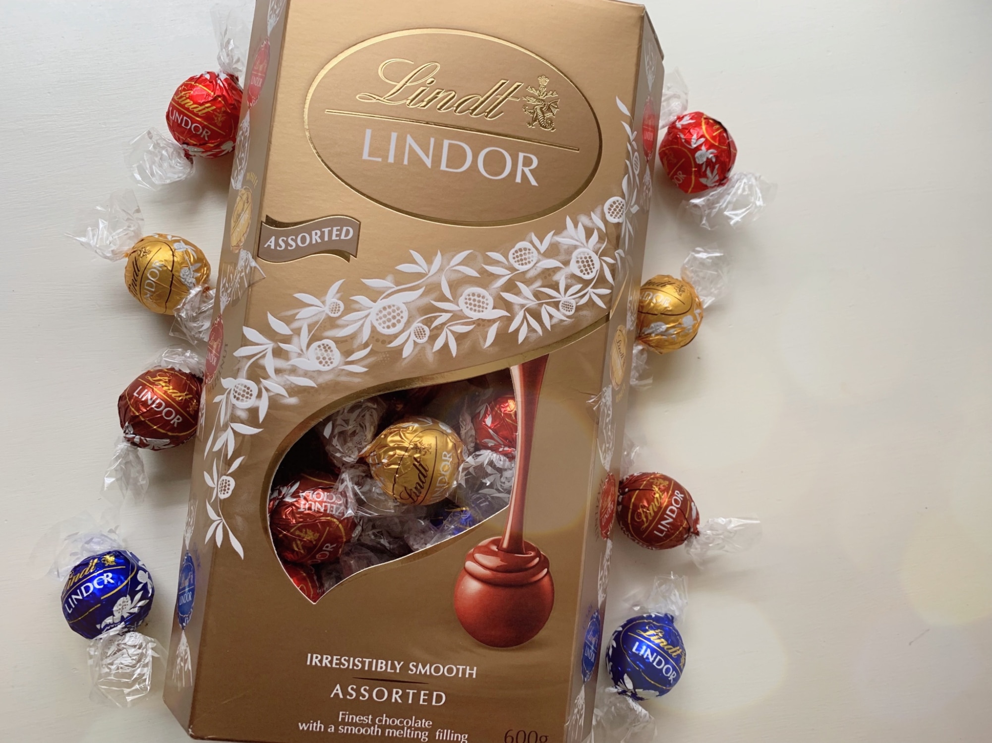 送料無料 リンツ リンドール 4種 LINDOR チョコレート ゴールド