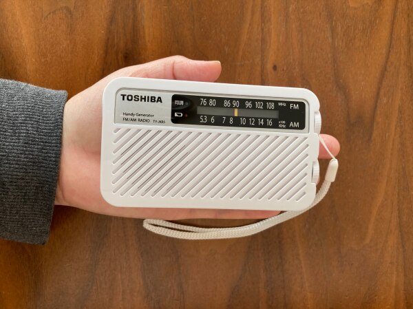 TY-JKR5-W 東芝 手回し充電ワイドFMラジオ（ホワイト） TOSHIBA