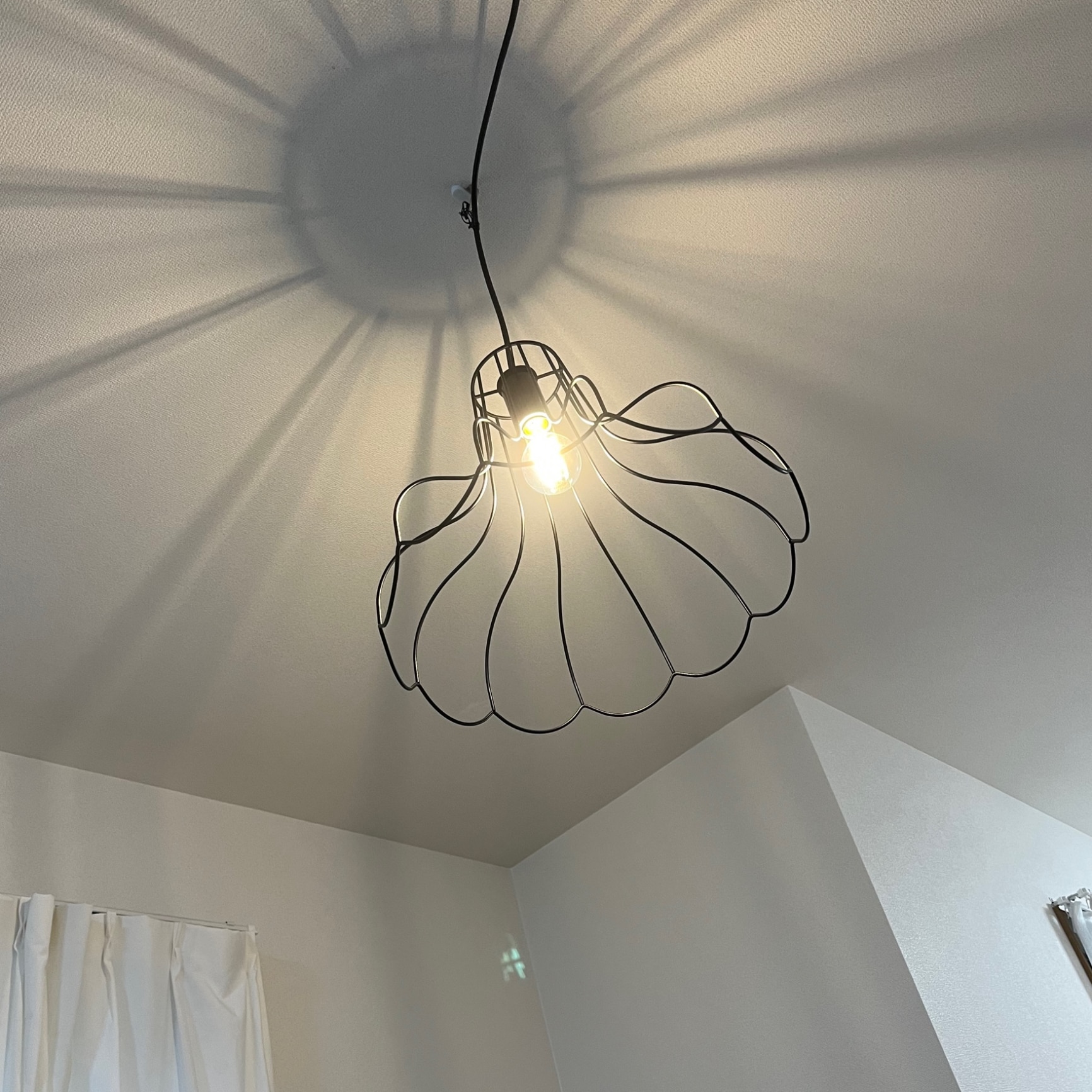 高品質 値引き中！！！【ペンダントライト】トゥルパーニL(黒) 値引き