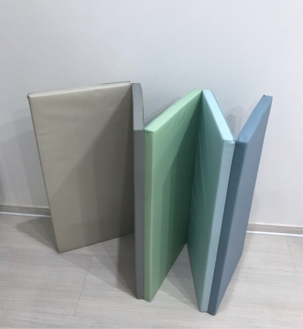 IKEA -イケア-】PLUFSIG -ペルフスィッグ- 折りたたみ式ジムマット 