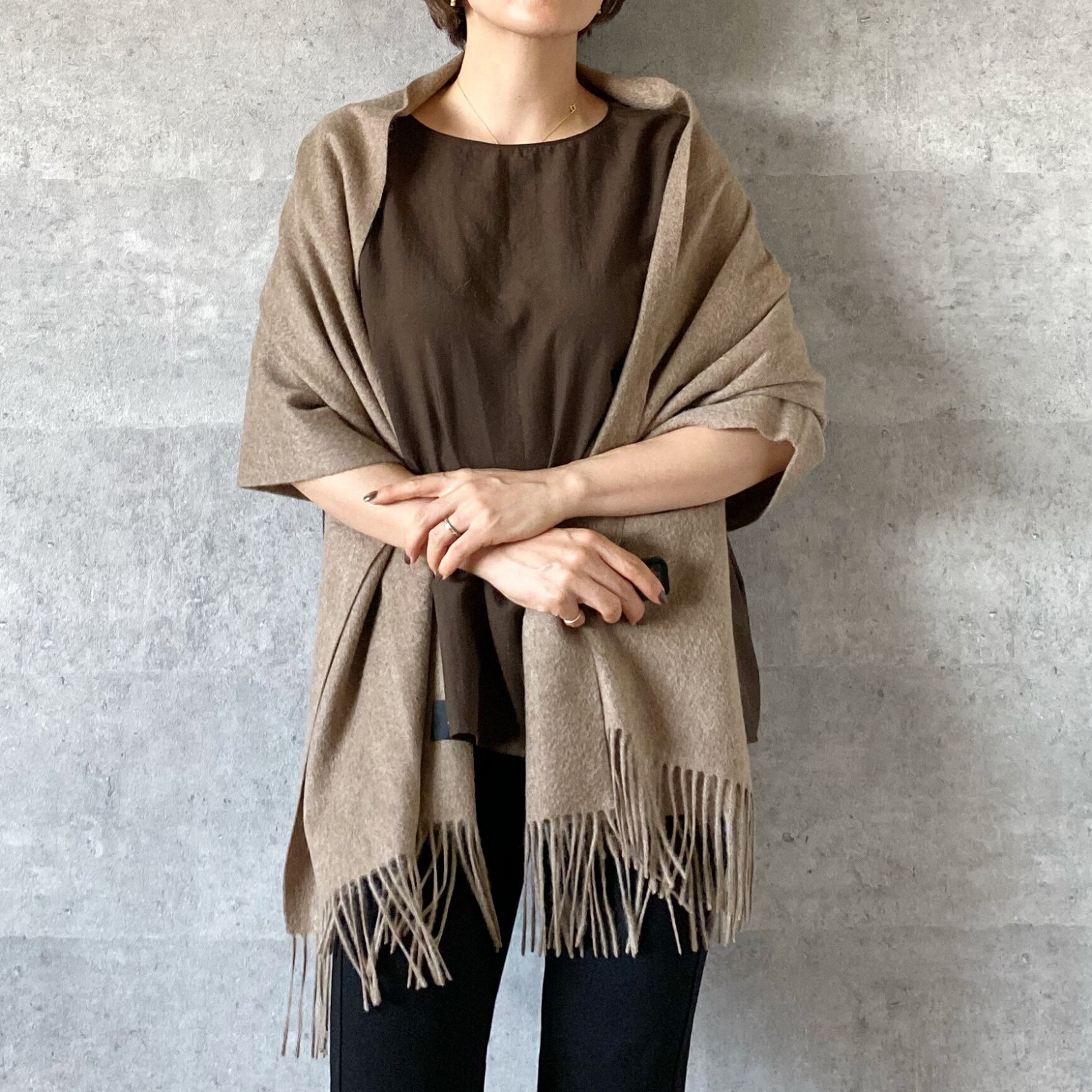 未使用 DAMA SAGA FUR ダーマ カシミヤ100% ラクーン ショール mau.さんコラボ》極やわカシミヤ 100% ストール レディース 白