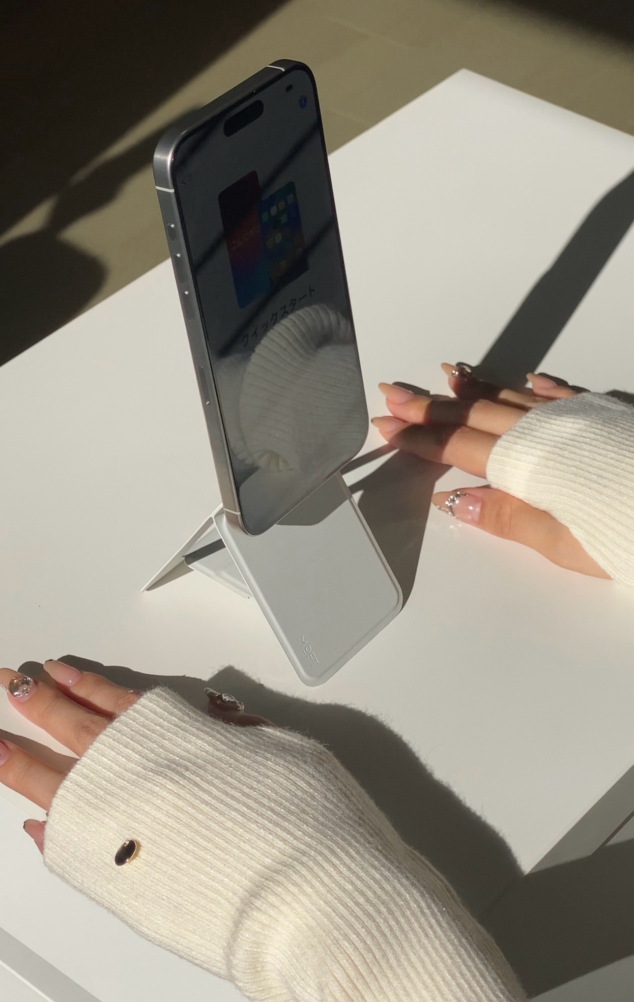 MOFT公式〜注目の逸品】七変化マルチスタンド MOVAS™素材 iPhone 17/16