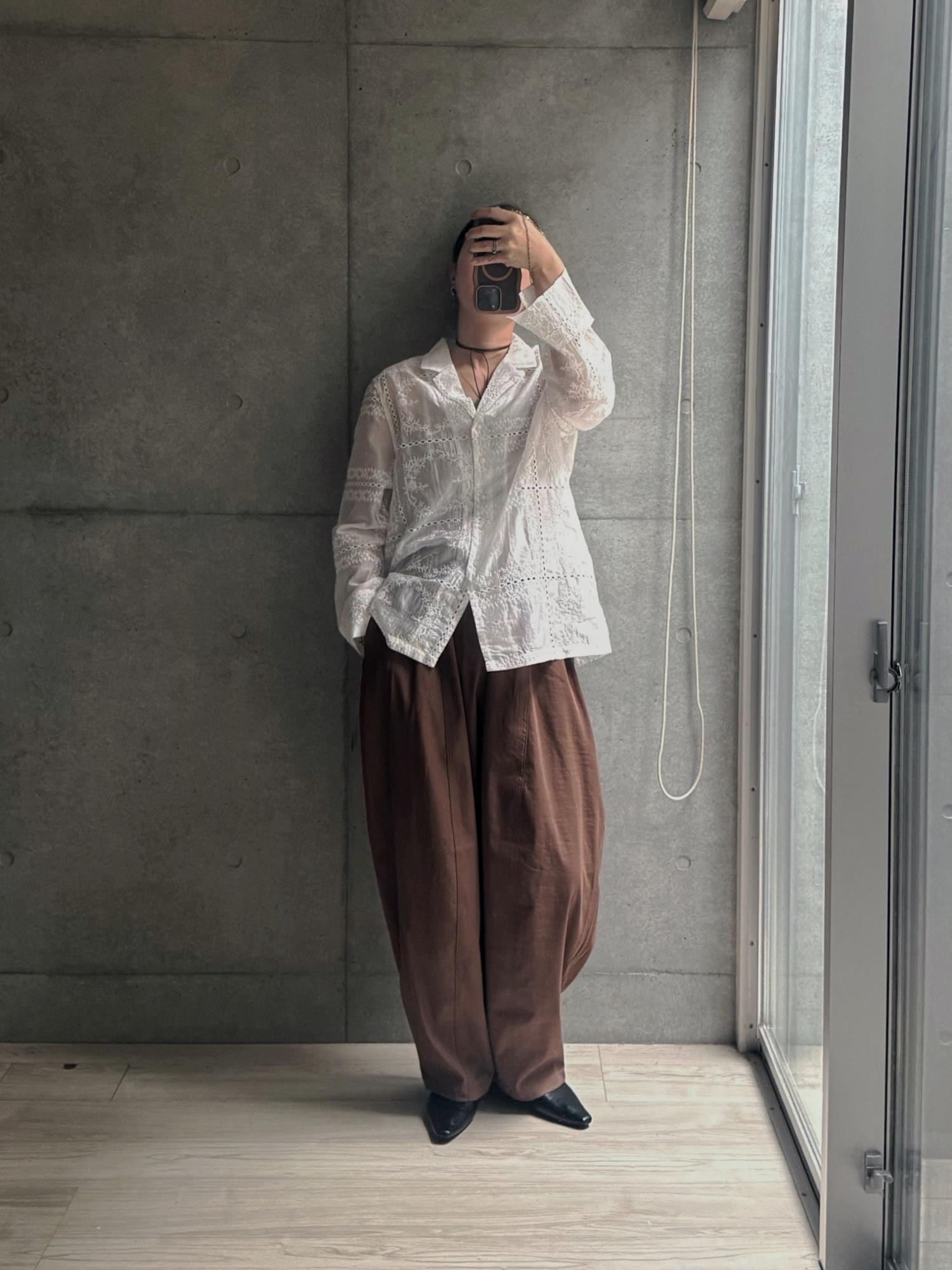 何本目だっけなー…？のfor/c名作パンツ。やはり素晴らしいシルエット！やわらかく軽やかな生地の落ち感がまたいいんだよね。後からMTが出たんだけど全部買い直そうかな。