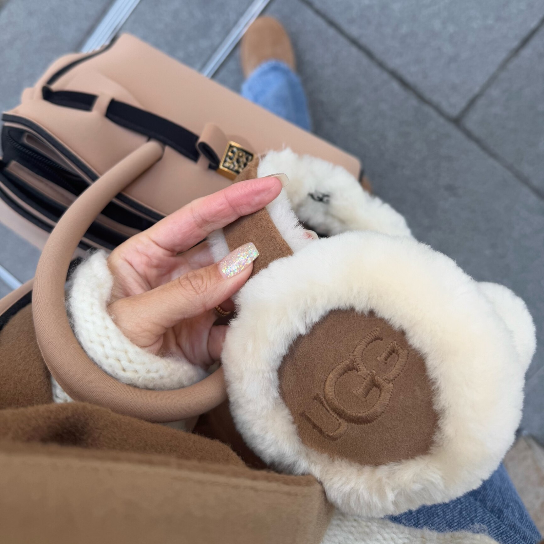 UGG アグ イヤーマフ SHEEPSKIN EMBROIDERY EARMUFF シープスキン エン