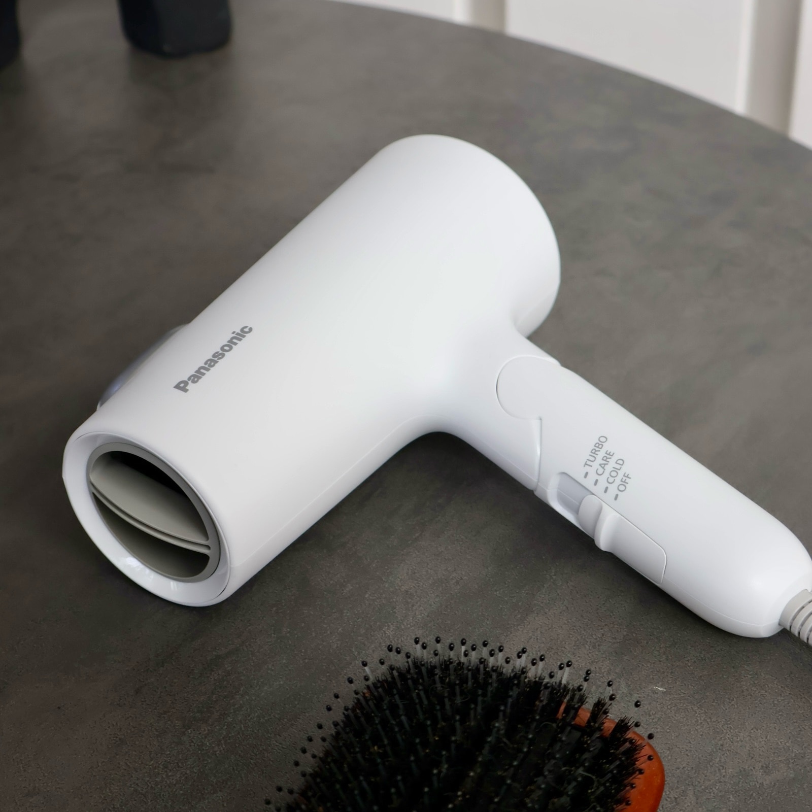 Panasonic ヘアドライヤー EH-NE7M-W ウォームホワイト 概要 ヘアードライヤー イオニティ EH-NE7M-W | ヘアケア