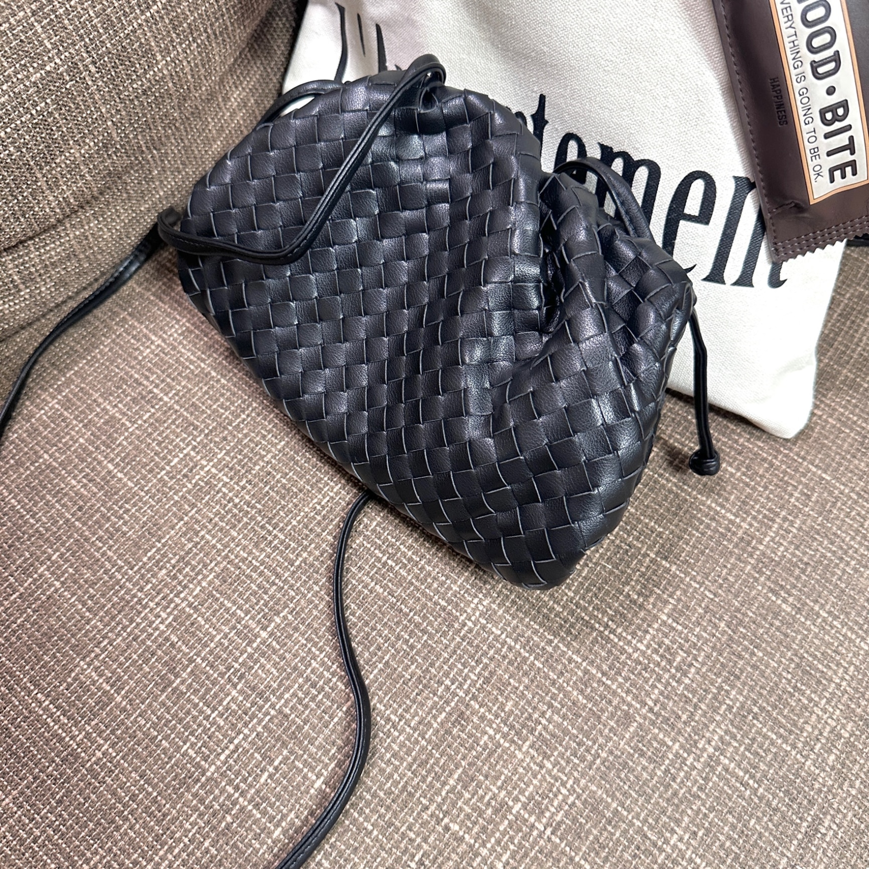 巾着バッグ レザー 編み込み ショルダーバッグ がま口バッグ ドロスト