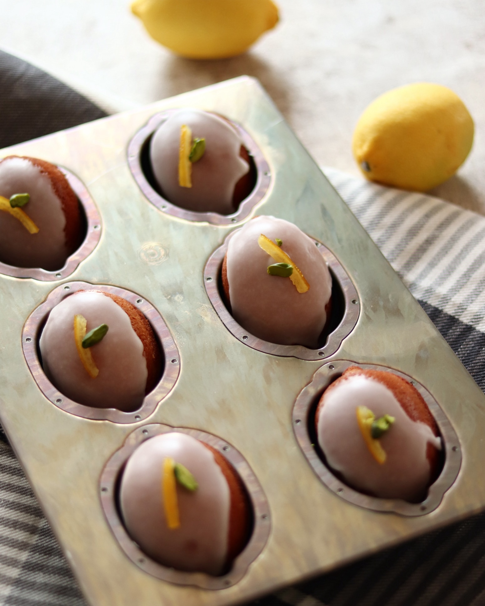 千代田金属 シリコン 加工 レモンケーキ 型 天板25個 千代田金属 シリコン 加工 レモン ケーキ 型 天板 25個付 千代田金属