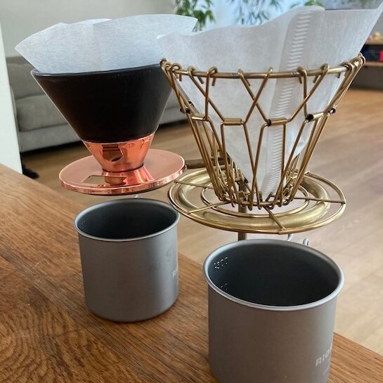 Kikkerland コーヒードリッパー Brass Collapsible Coffee Dripper detail KCU170