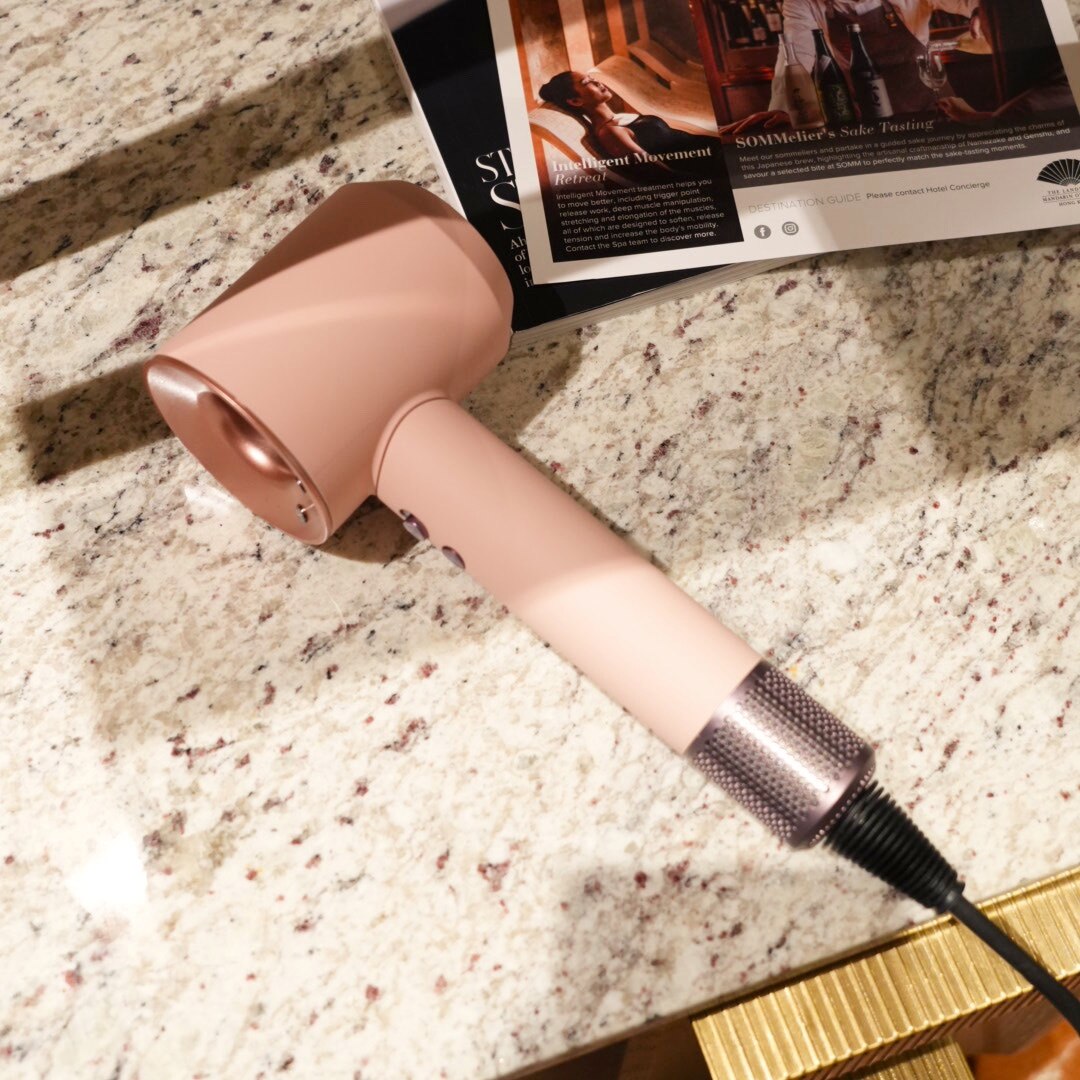 【新品未使用】dyson Supersonic ヘアドライヤーさくらロゼゴールド ダイソン dyson スーパーソニック ヘアドライヤー さくらロゼ
