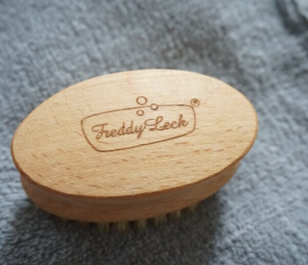激安/新作 フレディ レック ランドリーブラシ 洗濯用ブラシ 部分洗い ウォッシュサロン FREDDY LECK ドイツ 北欧 天然木 豚毛 おしゃれ  シンプル i04 父の日