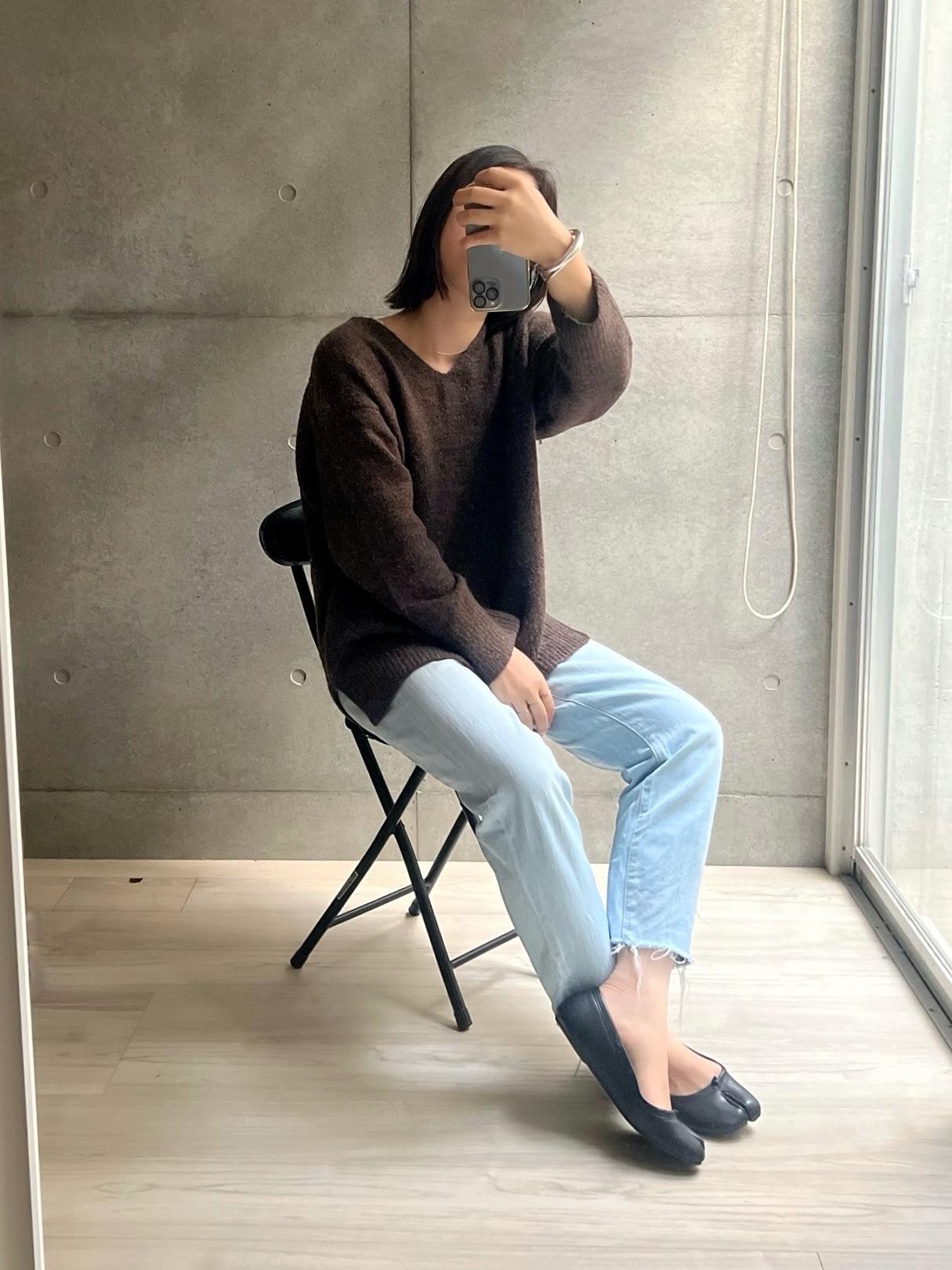 この1,345円のシルバー925のシンプルネックレスに感動しすぎてリール動画を作ったのは私です🙋♀️
#冬も着回し #2022秋冬 #スキニー #着心地重視 #秋コーデ #冬コーデ #ニットコーデ #楽ちんコーデ #ドノバン #新宿銀の蔵 #プチプラアクセ #プチプラネックレス #プチプラコーデ #買いまわり #フラットシューズ