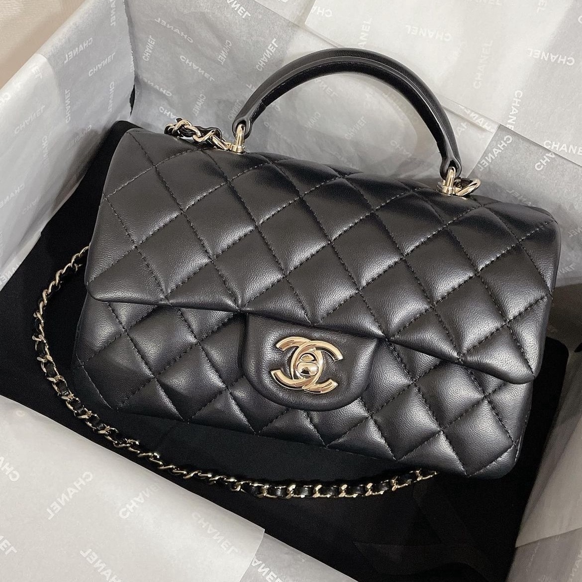 CHANEL シャネル ショルダーバッグ トップハンドル ミニフラップバッグ 20 MATELASSE マトラッセ AS2431 B06660  レディース ラムスキン チェーン ポシェット ココマーク ロゴ 鞄 94305