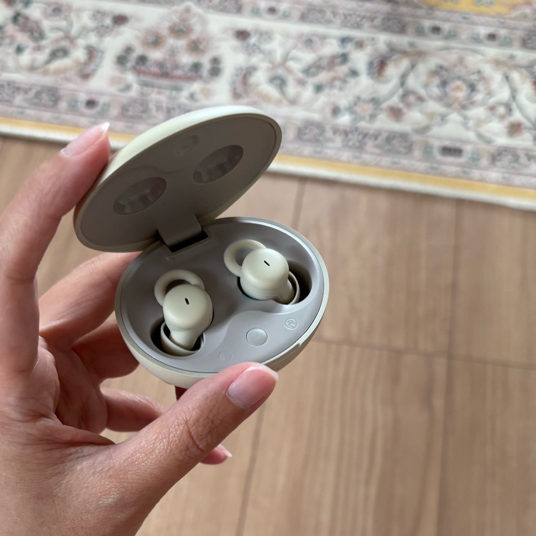 寝ホン 痛くない ワイヤレス 睡眠用イヤホン 【人気雑誌Poco'ce掲載　話題の寝ホン】 Bluetooth 寝ながら 完全ワイヤレスイヤホン ミニサイズ 超小型 カナル型 高遮音性 左右分離型 片耳/両耳 自動ペアリング 通話 Type‐C iOS Android 送料無料 /slear001