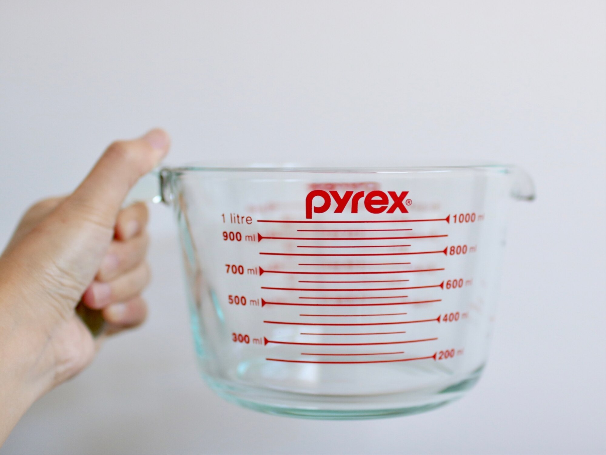 AL完売しました。 PYREX 計量カップ 1L 耐熱ガラス 取っ手付き メジャーカップ パイレックス 耐熱 ガラス リットル 計量 カップ 目盛  食洗機 電子レンジ オーブン 対応 冷凍 冷蔵 保存 オーブン対応 強化ガラス 目盛り付き 調理 衛生的
