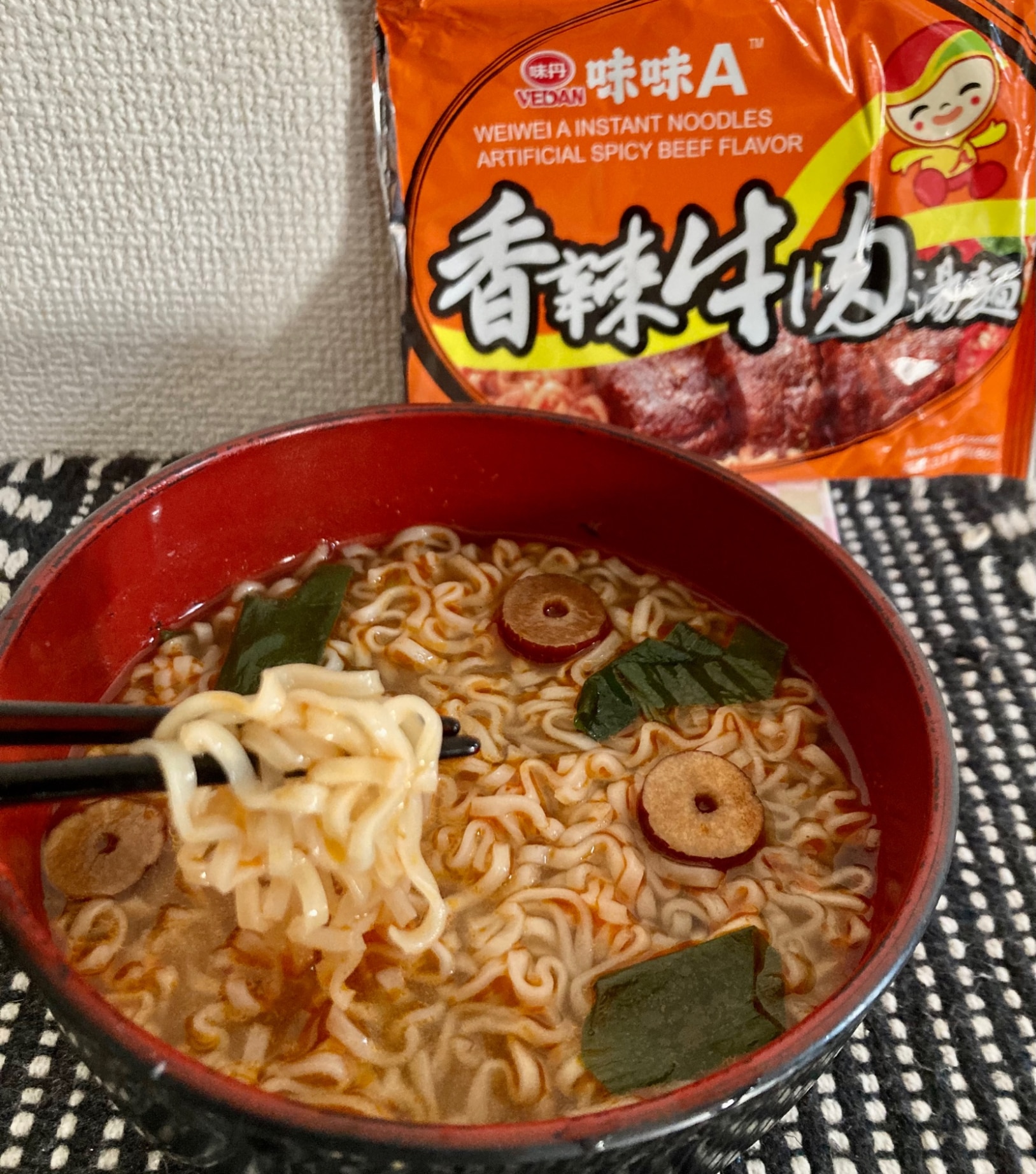 味味A 台湾ラーメン 香辣牛肉(辛口ビーフ)味 80g