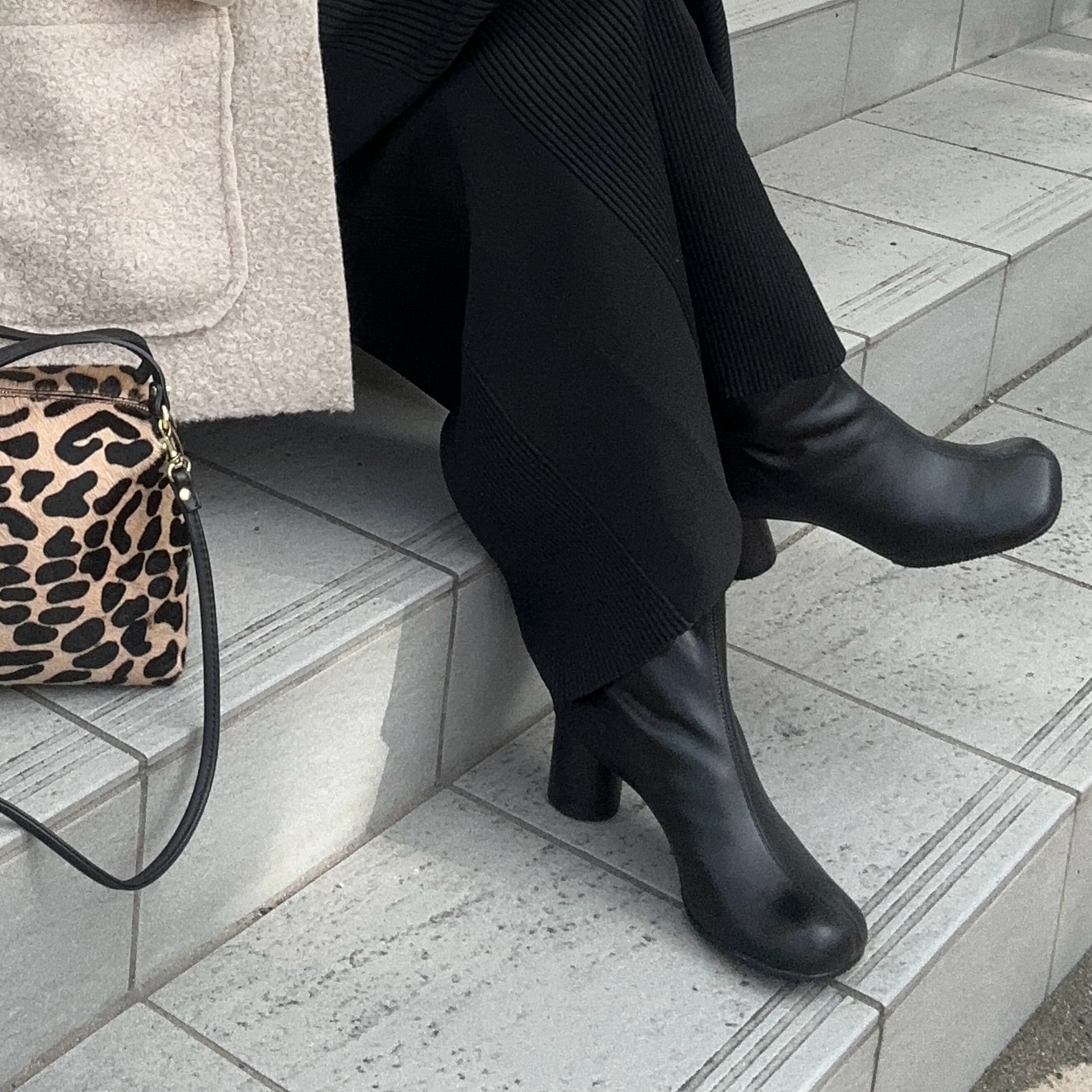 SLOBE IENA スクエアトゥショートブーツ ベージュ 25.0 WEB限定サイズあり/追加》SLOBE スクエアトゥショートブーツ