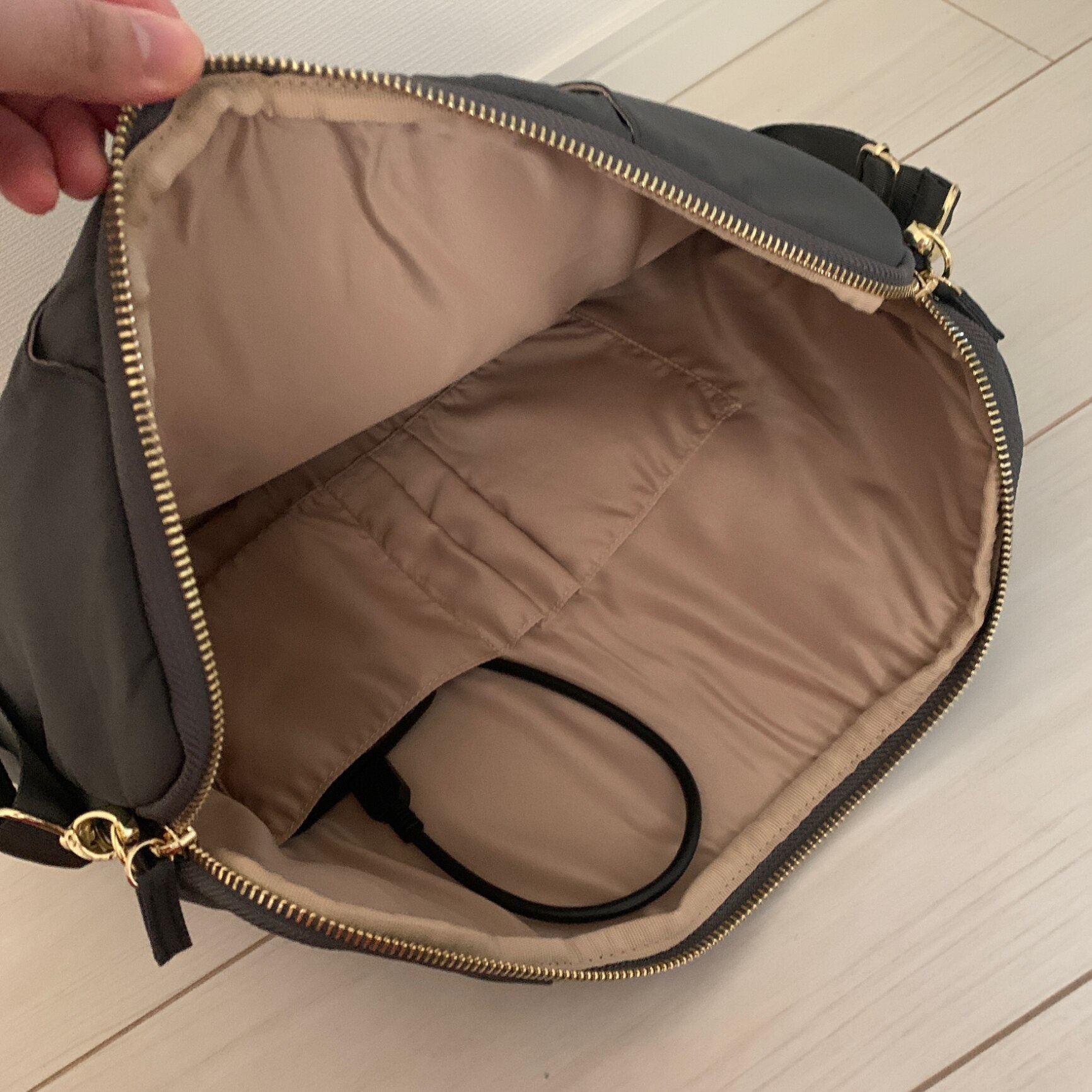 女性に大人気の薄型❣️バッテリー良好❣️Windows11でセキュリティ面も安心❣️ bon moment 女性のためのPCケース＜14インチ／15．6インチ対応＞ PC