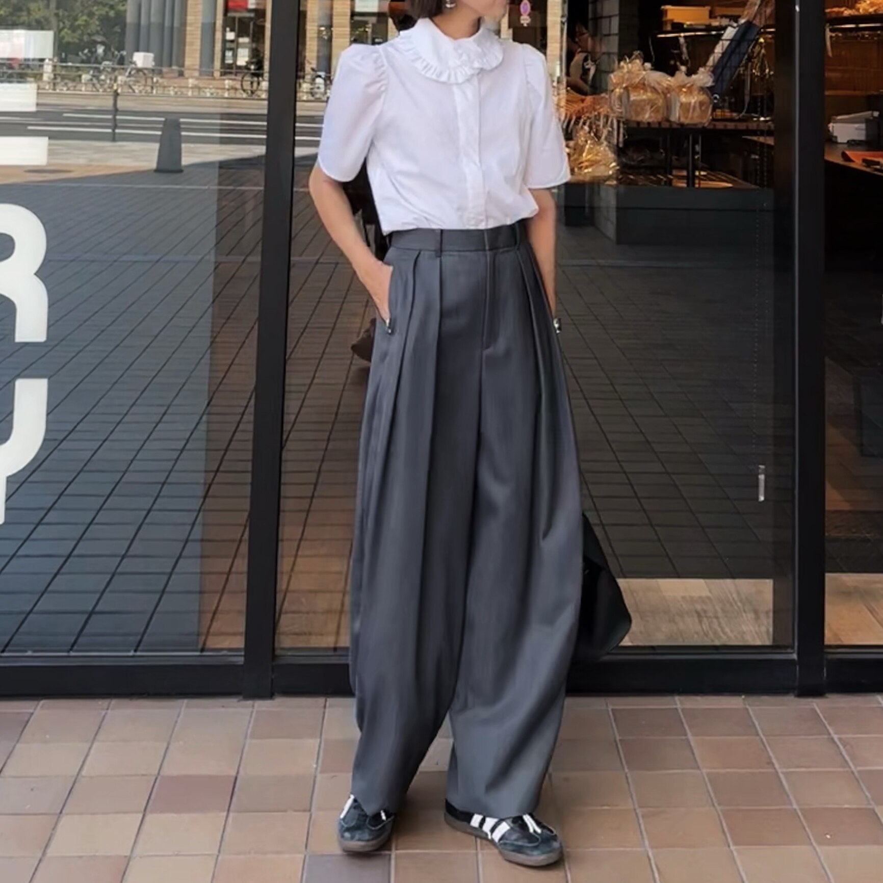 2024美品✨Curensologyドスキンツータックパンツ　ブラック　36 Curensology パンツ Curensology(カレンソロジー)/ドスキン