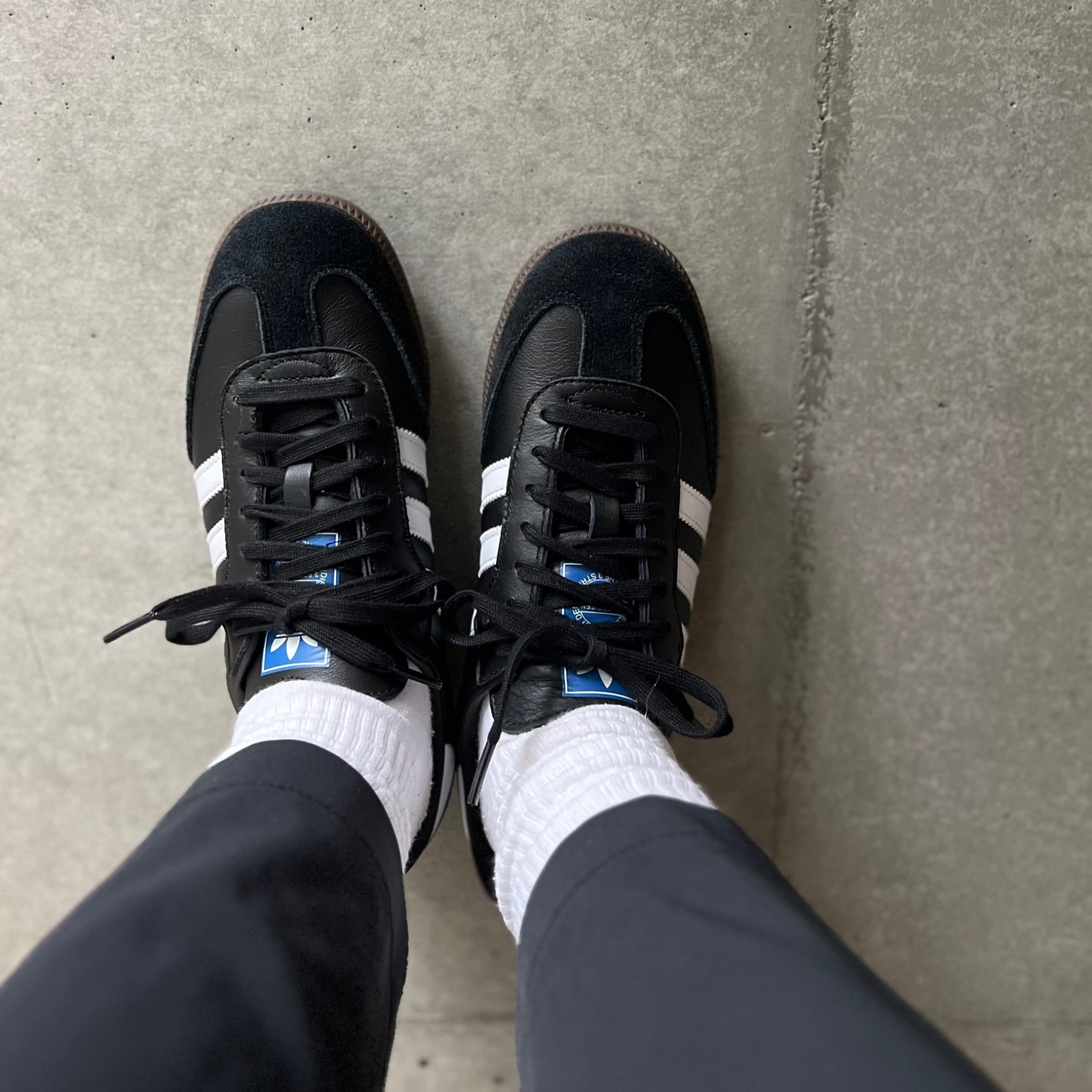 【LINEクーポン有】【2026年春夏新作】アディダス adidas スニーカー サンバ シューズ 靴 レザー スエード ローカット 人気 レトロ おしゃれ カジュアル クラシック・SAMBA-OG-0122601(レディース)(C-2)