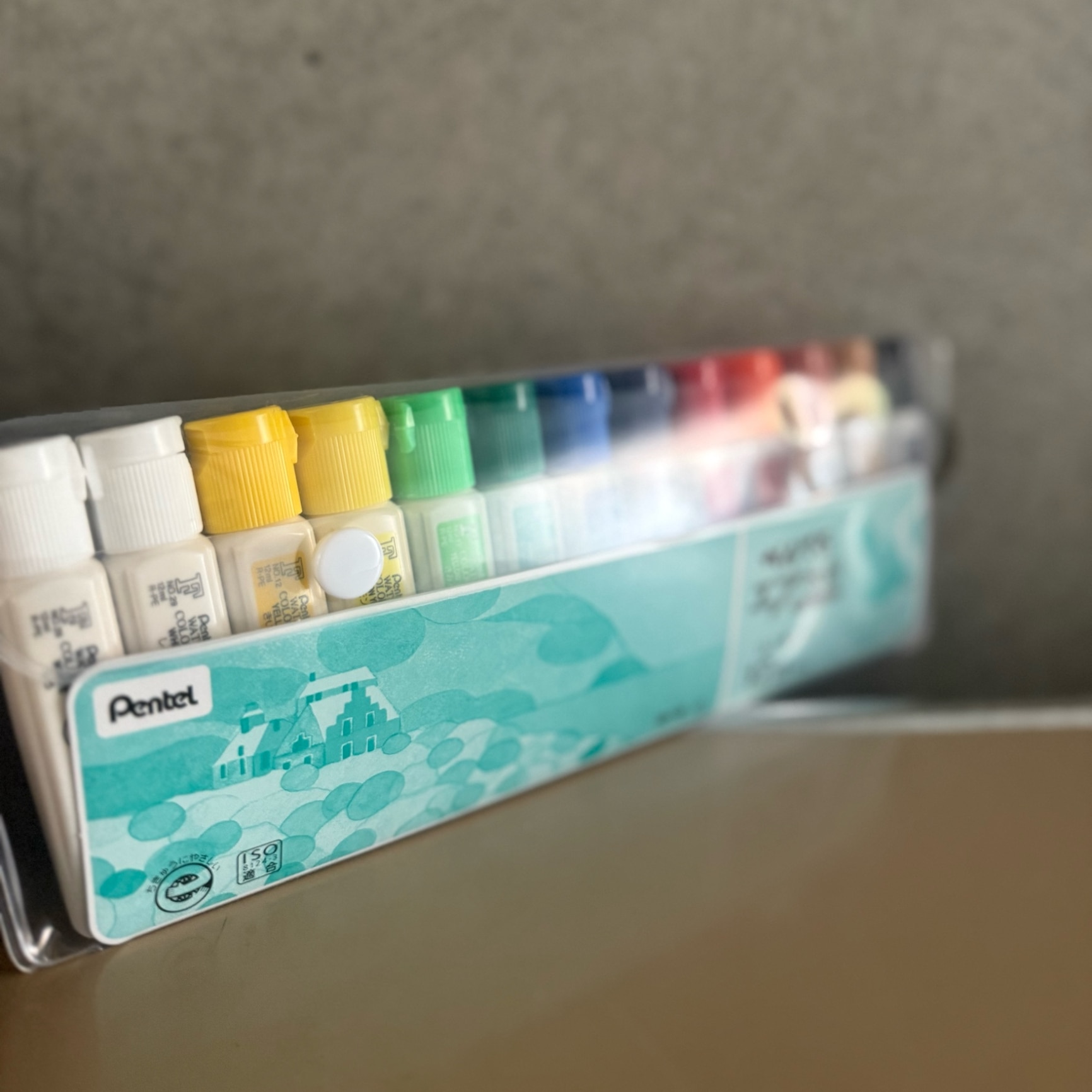 ぺんてる 絵の具セット 12色 白2本つき 絵具 入学 小学校 えのぐ 定番 お絵かき 水彩 ポリチューブ 授業 小学生 図工 Pentel WFC3-12 - メイン画像 1
