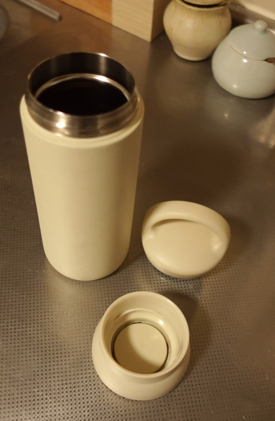キントー 水筒 500ml おしゃれ タンブラー マイボトル 洗いやすい スポーツドリンク対応 保温 保冷 直飲み マグボトル デイオフタンブラー ステンレス 女性 かわいい kinto水筒 取っ手 中学生 通勤通学 アウトドア ハンドル 持ち手付き 持ち運び ギフト