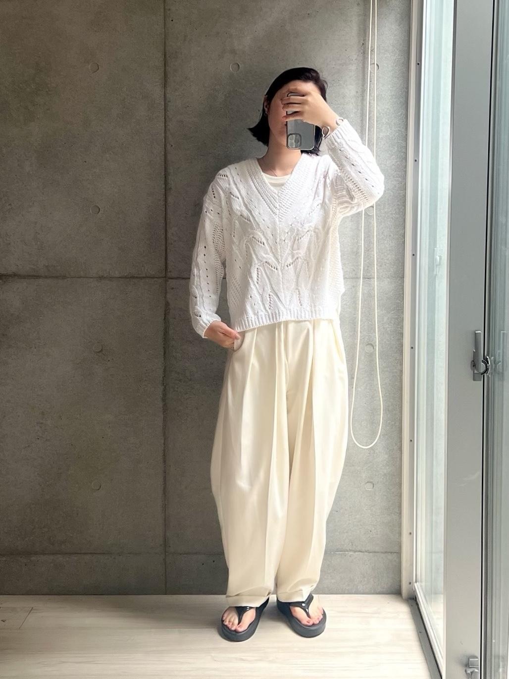 春コーデ。なんかいきなり寒くなって嫌あねえ。
なので春ニット、でも足下はまあいっかとサンダル。
ウーメガ、もう1色も買おうかな…今日は18の日!
#高見え #大人カジュアル #春コーデ #ニット #春ニット #サンダル #サンダルコーデ #ウーフォス #リラックス #シンプルコーデ